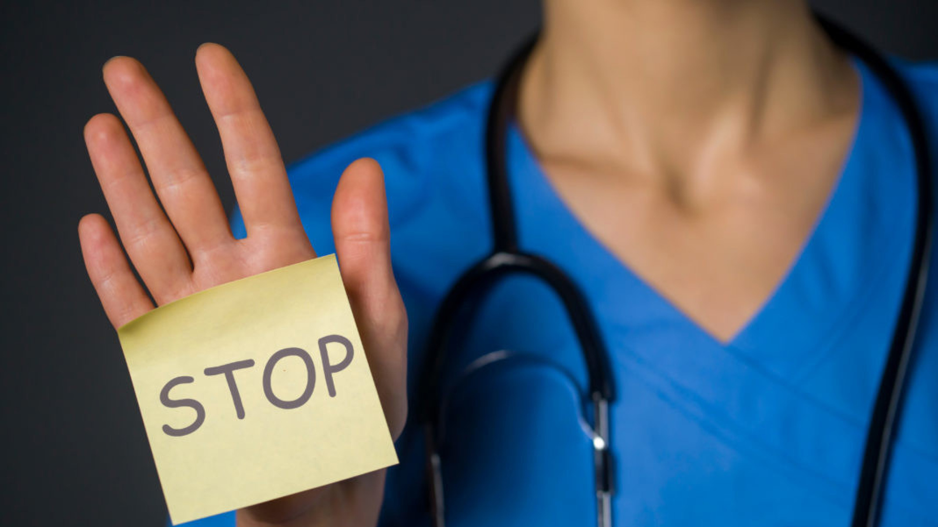 La lacra no cesa: confirmada otra agresión física a un médico en el centro de salud de Lora del Río