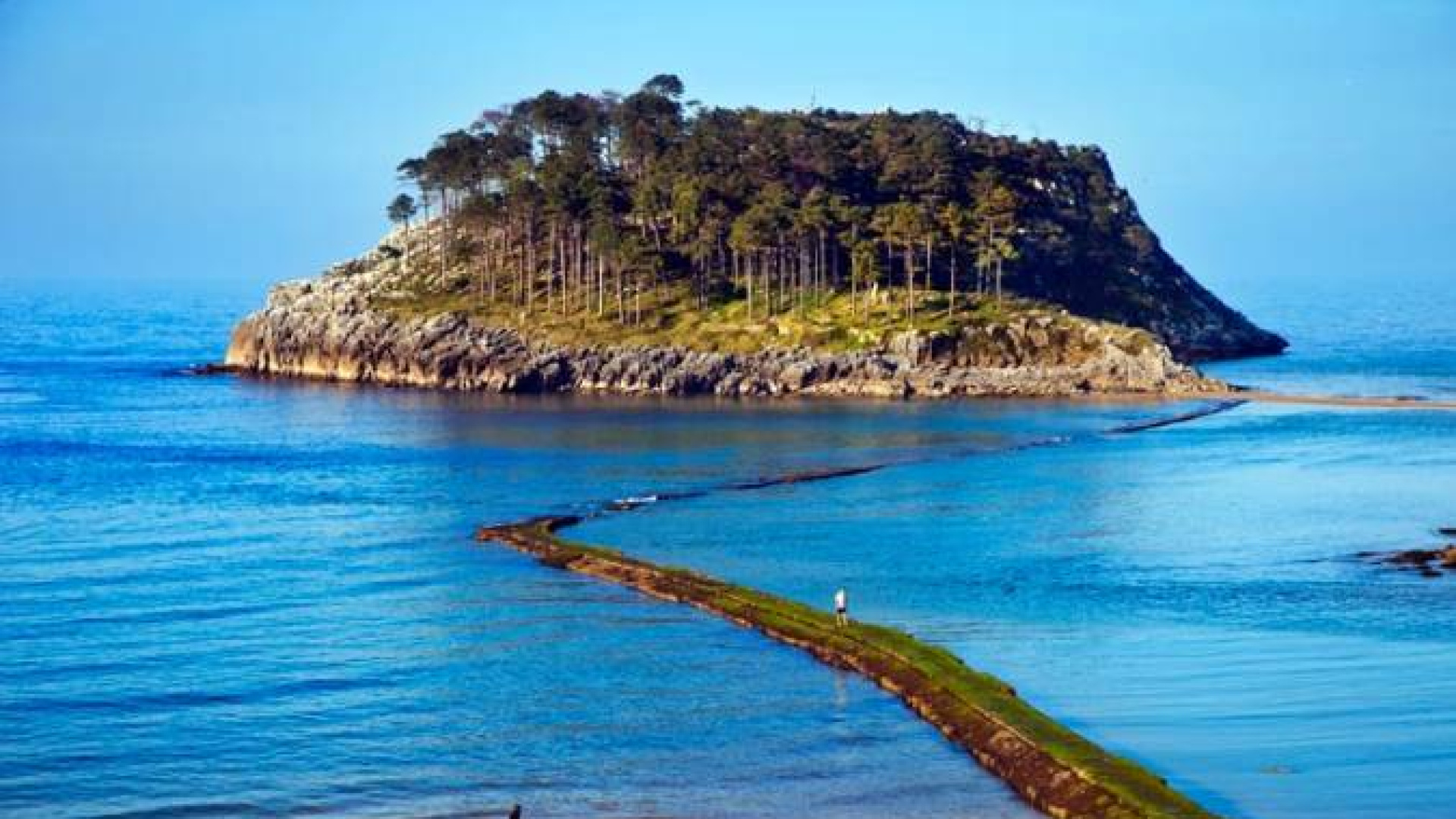 "Es fundamental no saltar al agua y esperar": la advertencia ante las mareas tras los últimos rescates en la costa de Bizkaia