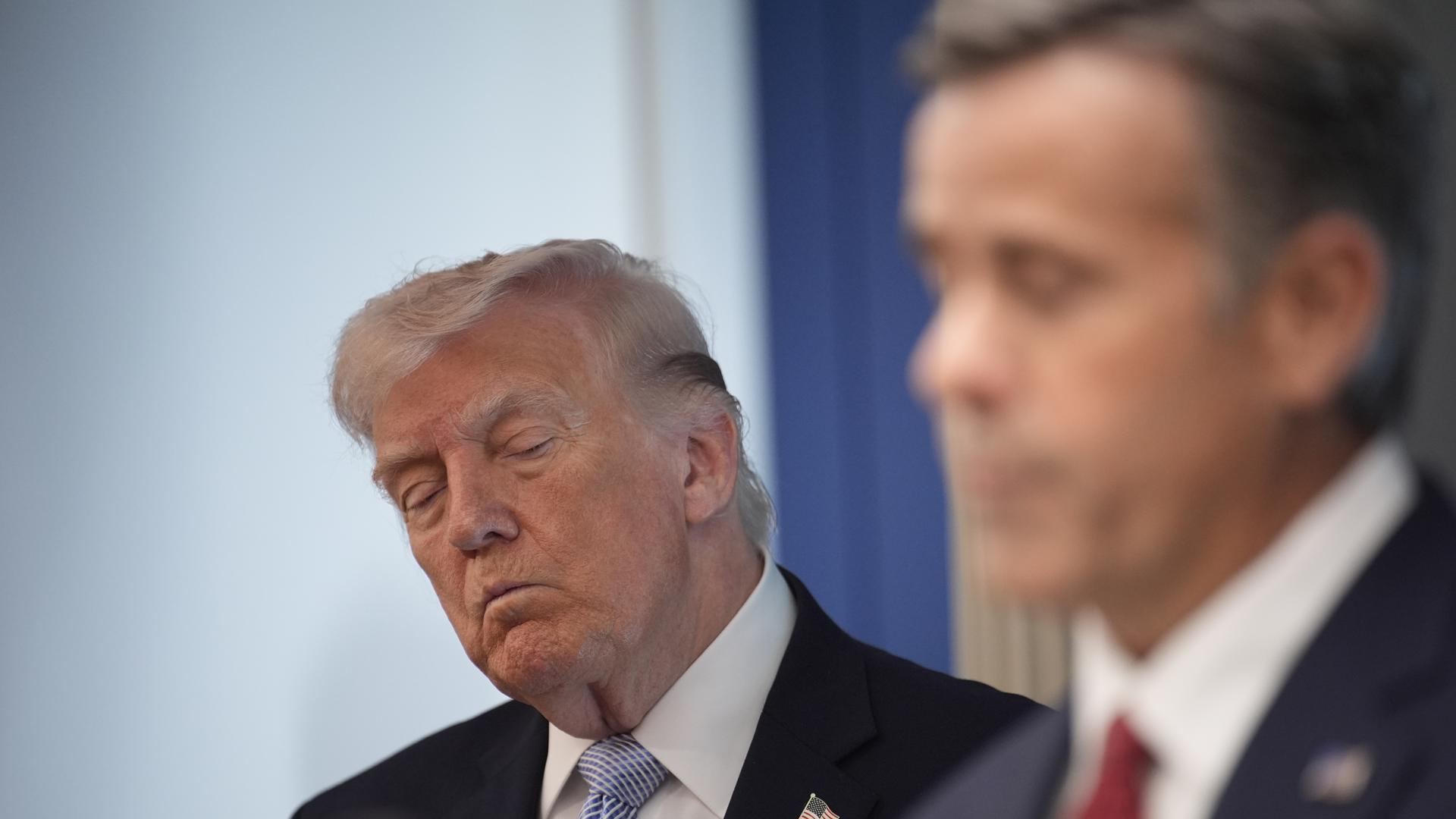 Trump anuncia que suspende 