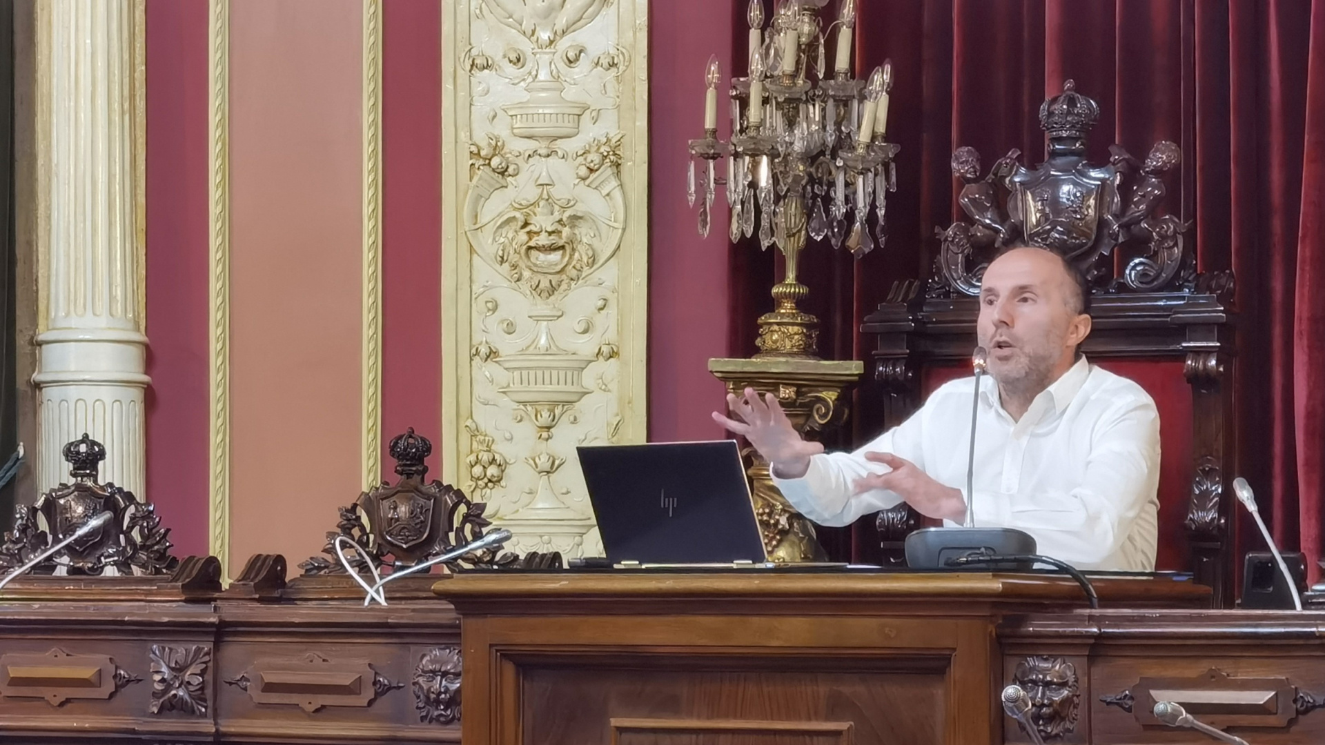 El alcalde de Ourense anuncia que las obras paralizadas desde hace semanas en la Avenida de Portugal se reanudarán la próxima semana