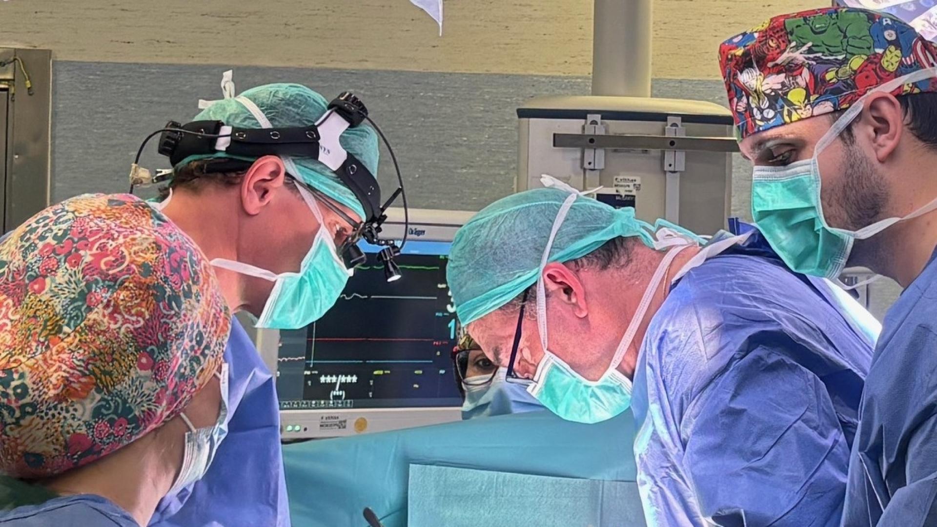 El Hospital Vithas Xanit Internacional celebra 20 años de su apertura y de su primera cirugía cardíaca con una jornada conmemorativa