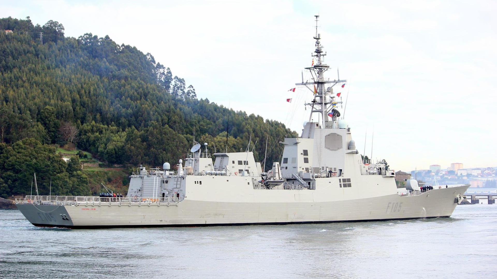 La fragata 'Cristóbal Colón' regresa a Ferrol tras su despliegue en Chipre