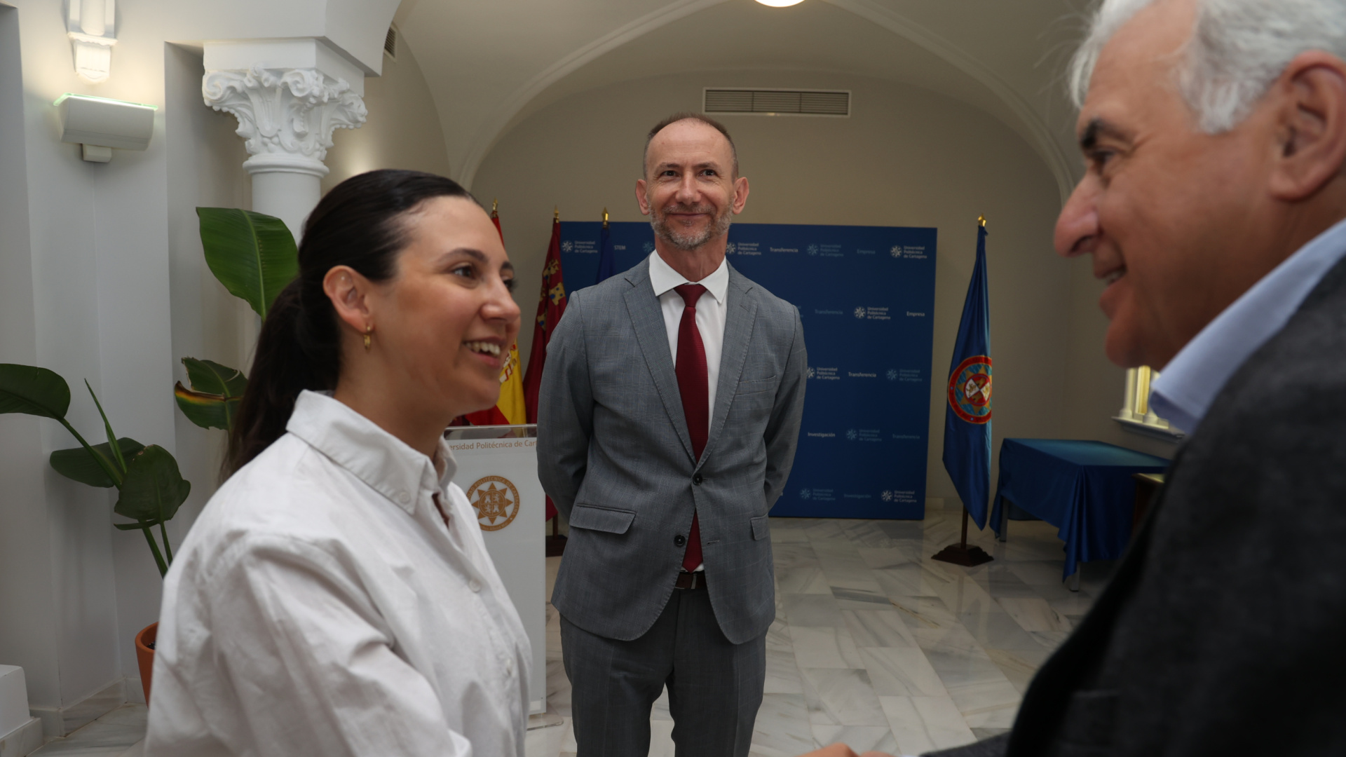 Cómo ahorrar en la factura de la luz con una instalación fotovoltaica: la clave es el 'peak-shaving'