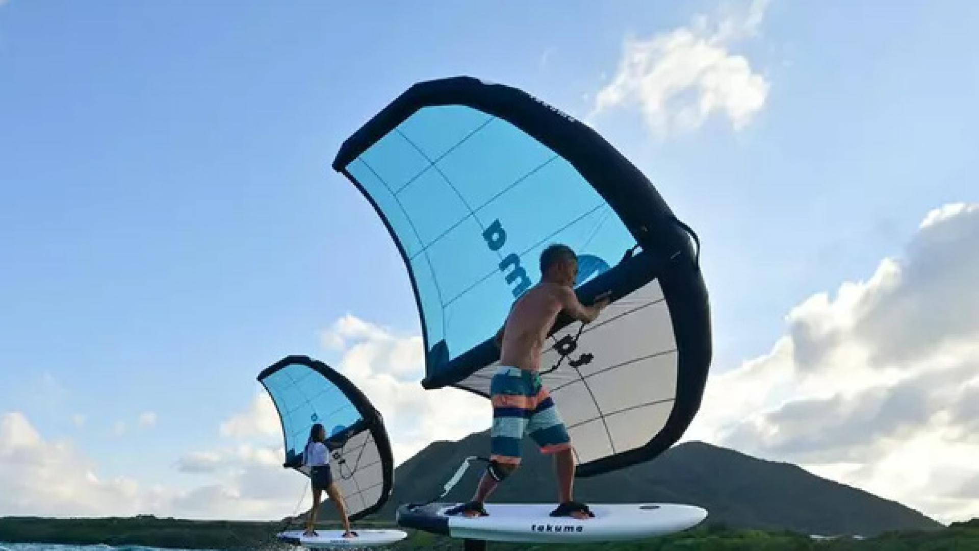 La Guardia Civil rescata a un deportista de wingfoil a la deriva en Cabo de Gata