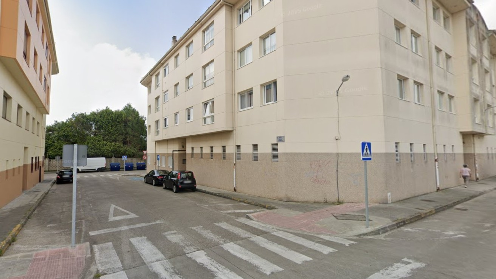 Alerta en Narón a causa de los robos en vehículos de las balizas V-16 en el barrio de Freixeiro