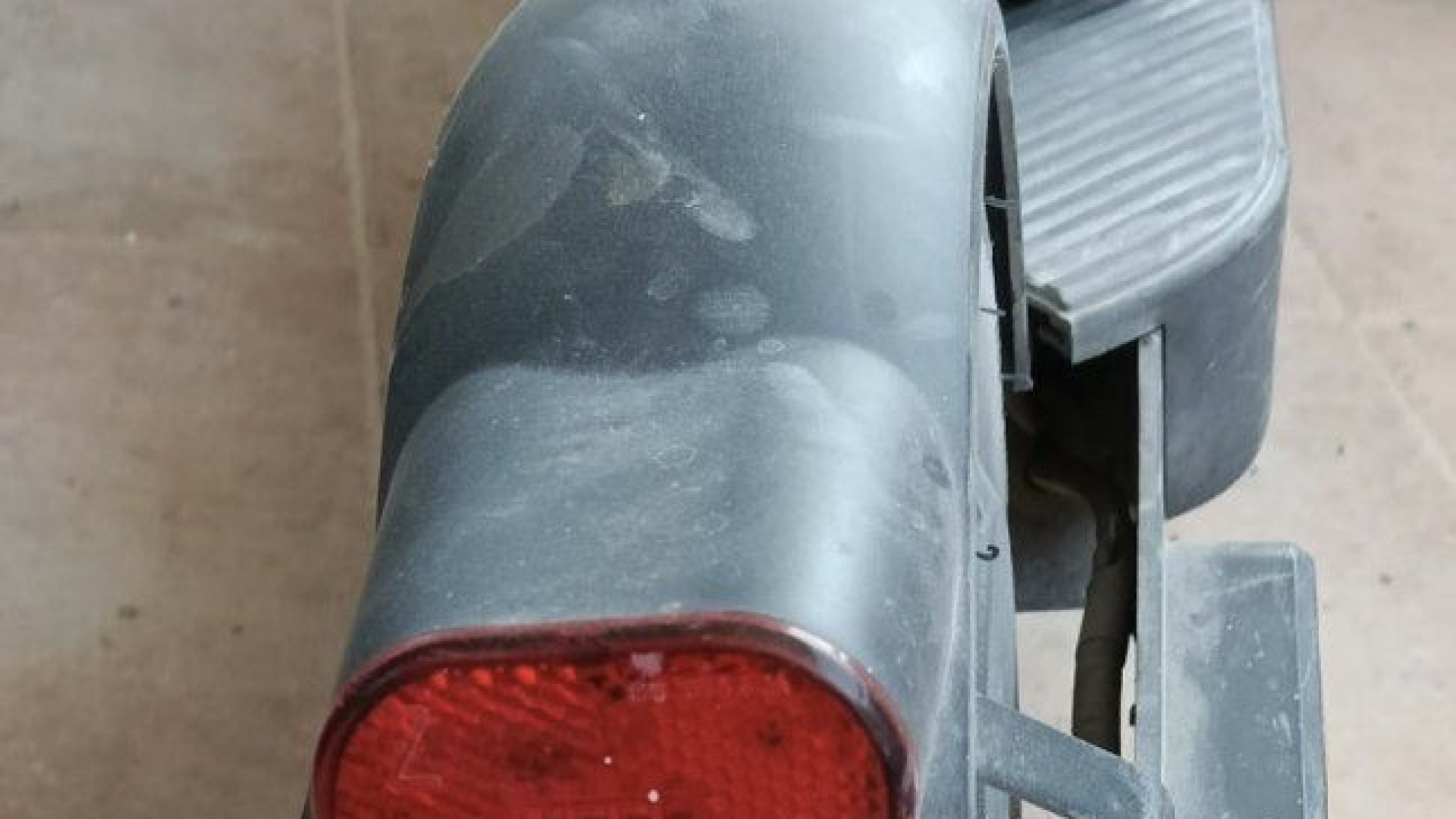 El caos de la letra 'Q' en las matrículas destapa la crisis de los patinetes en España