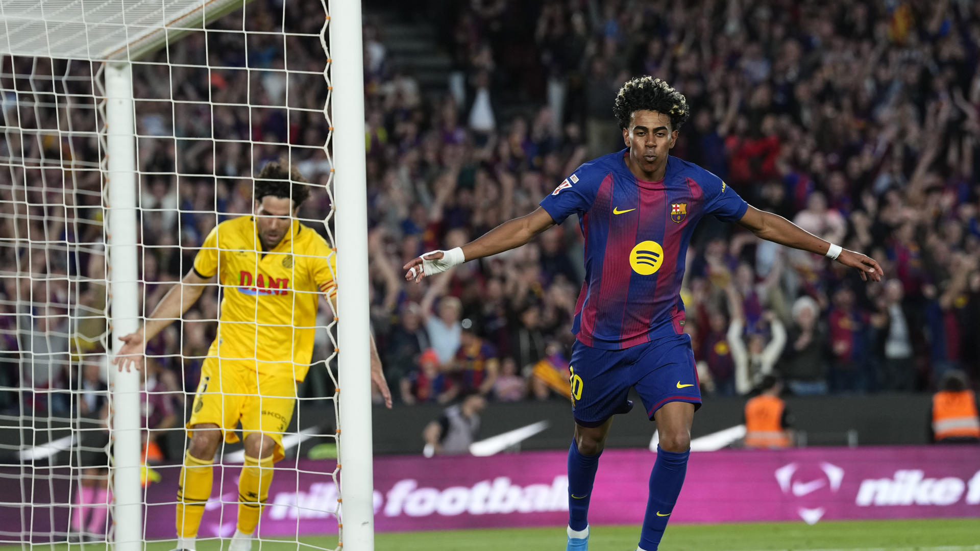 El Barça se encomienda a un Lamine Yamal estelar para creer en la remontada