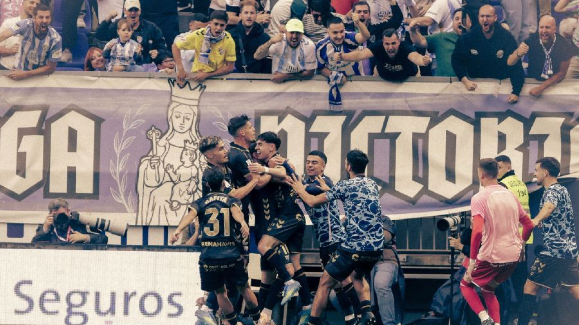 El Málaga se hace fuerte y tumba a la Las Palmas para asaltar el tercer puesto