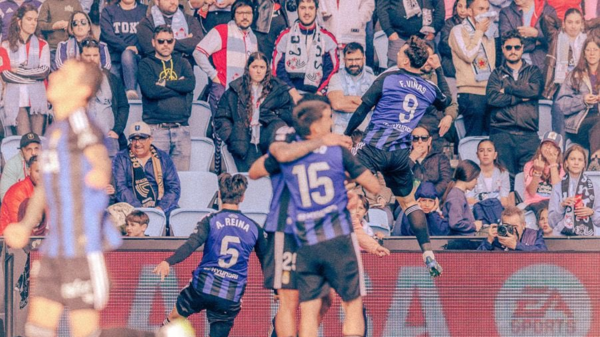 El Oviedo se aferra a Primera con una goleada de oro en Balaídos (0-3)