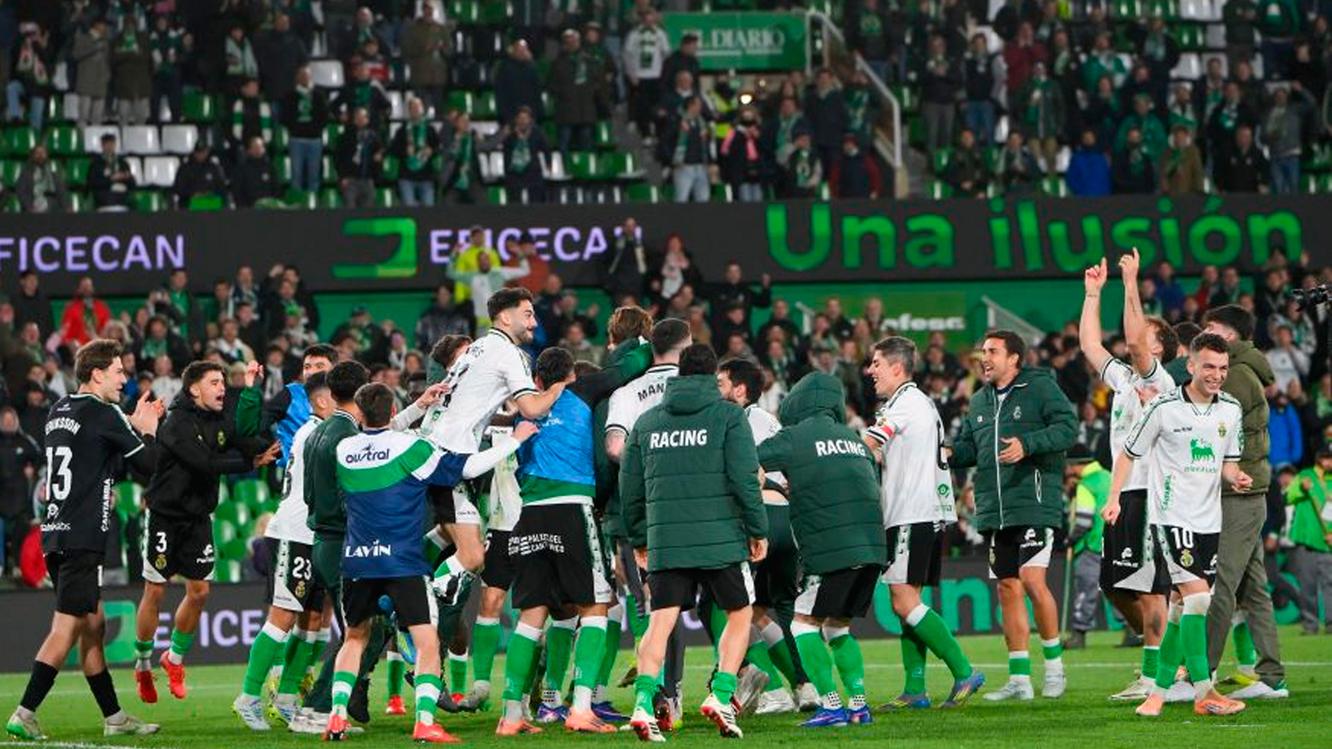 El Racing se impone con autoridad frente al Almería con una goleada