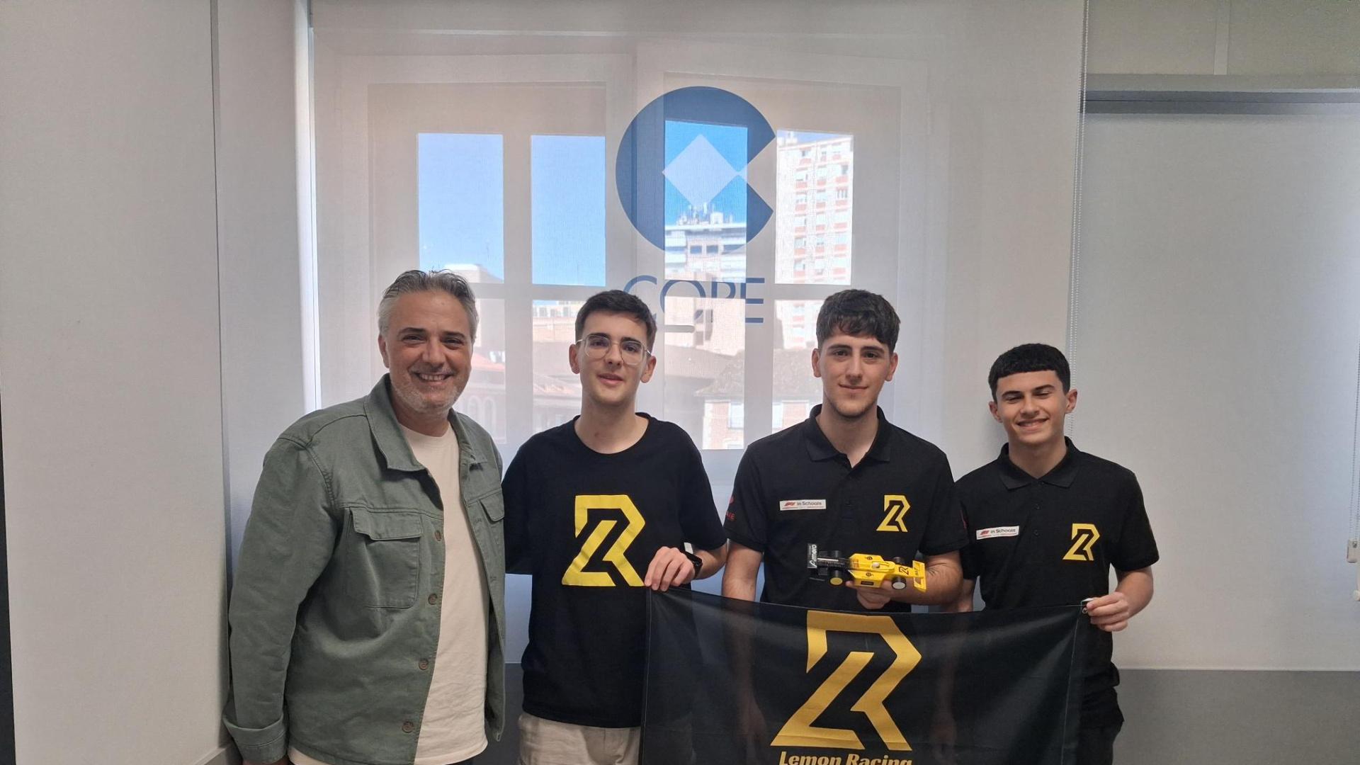 Seis jóvenes de la Región de Murcia participan en la competición internacional STEM Racing 2026
