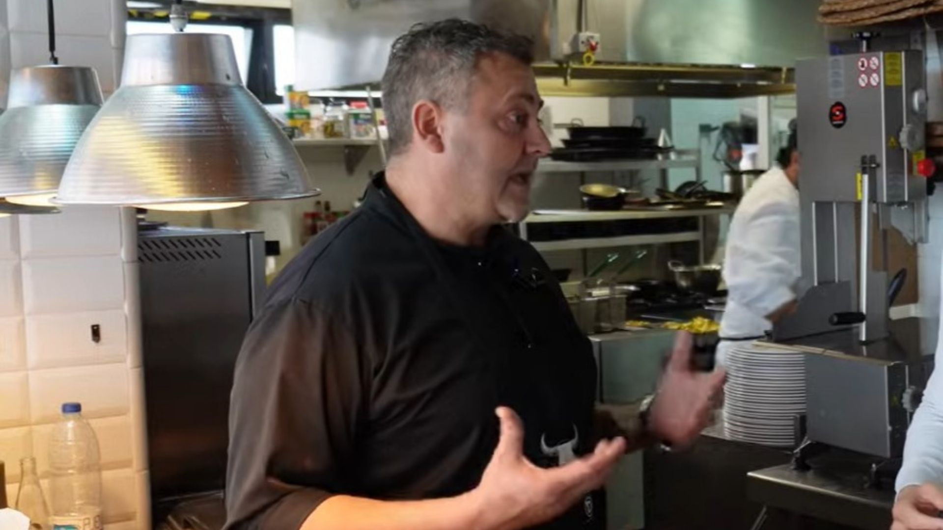 Andrés Ferreira, chef: 