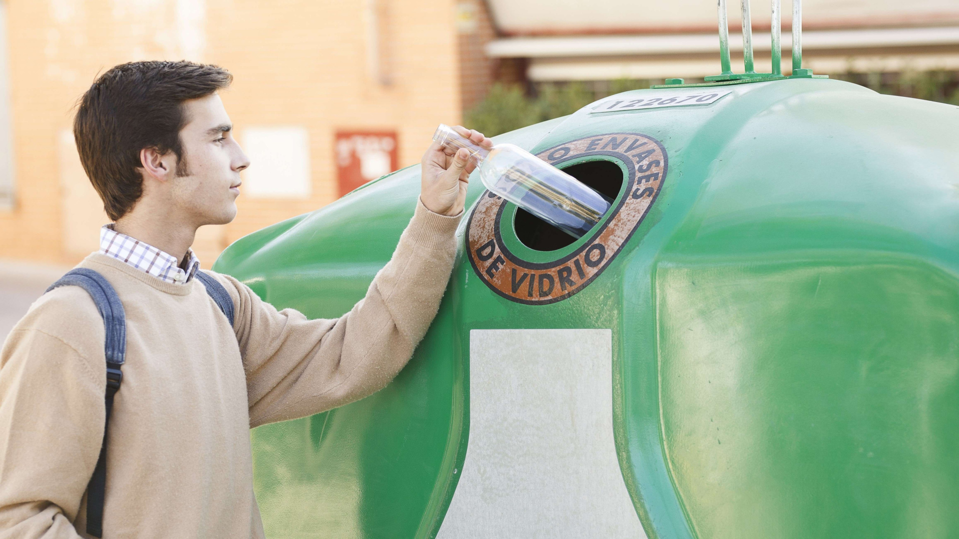 El dato que sorprende: Alicante recicla más vidrio que nadie en la Comunitat Valenciana