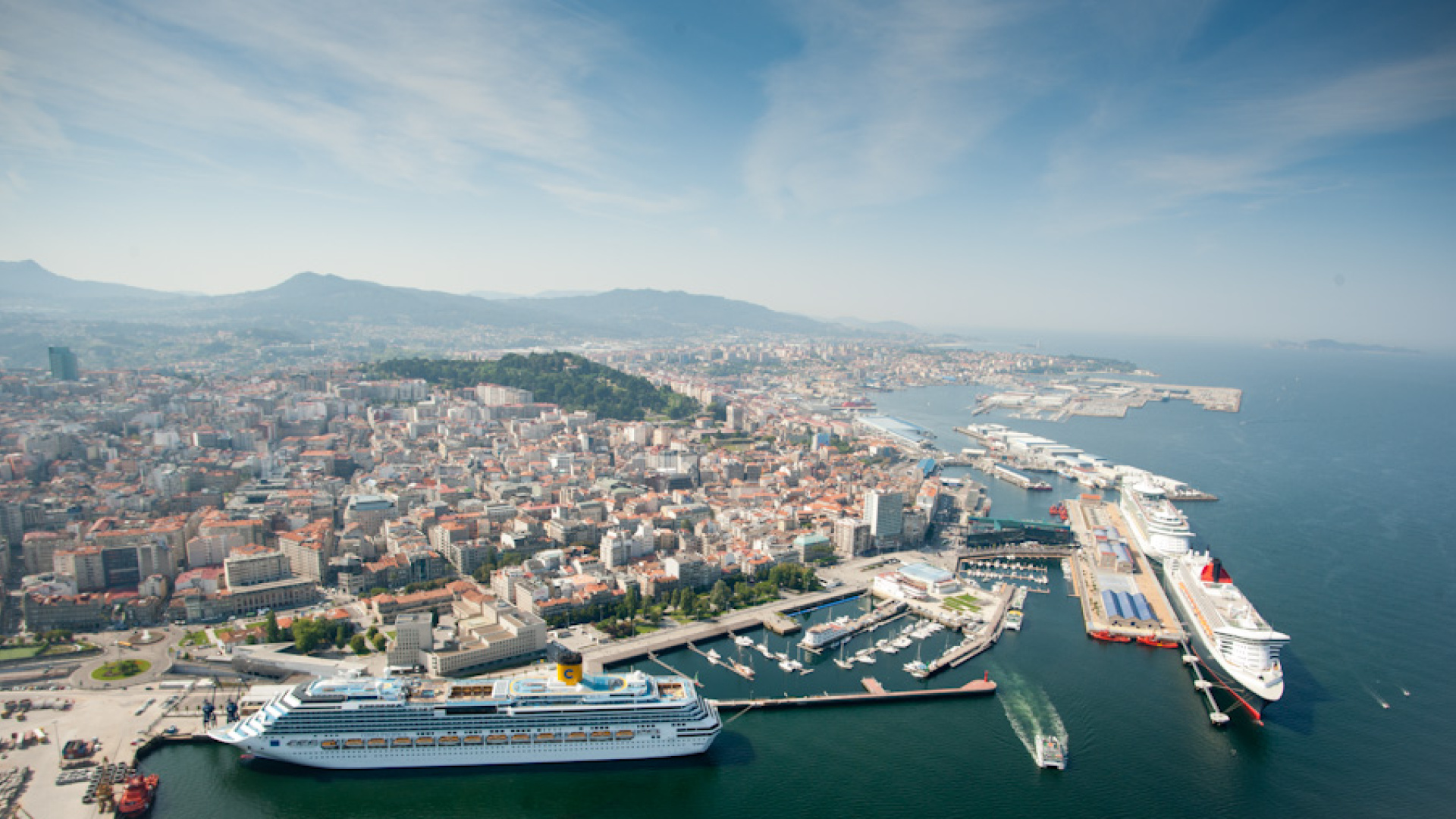 Los buques “Norwegian Sky” y “MSC Preziosa” coincidirán este jueves en el Muelle de Trasatlánticos