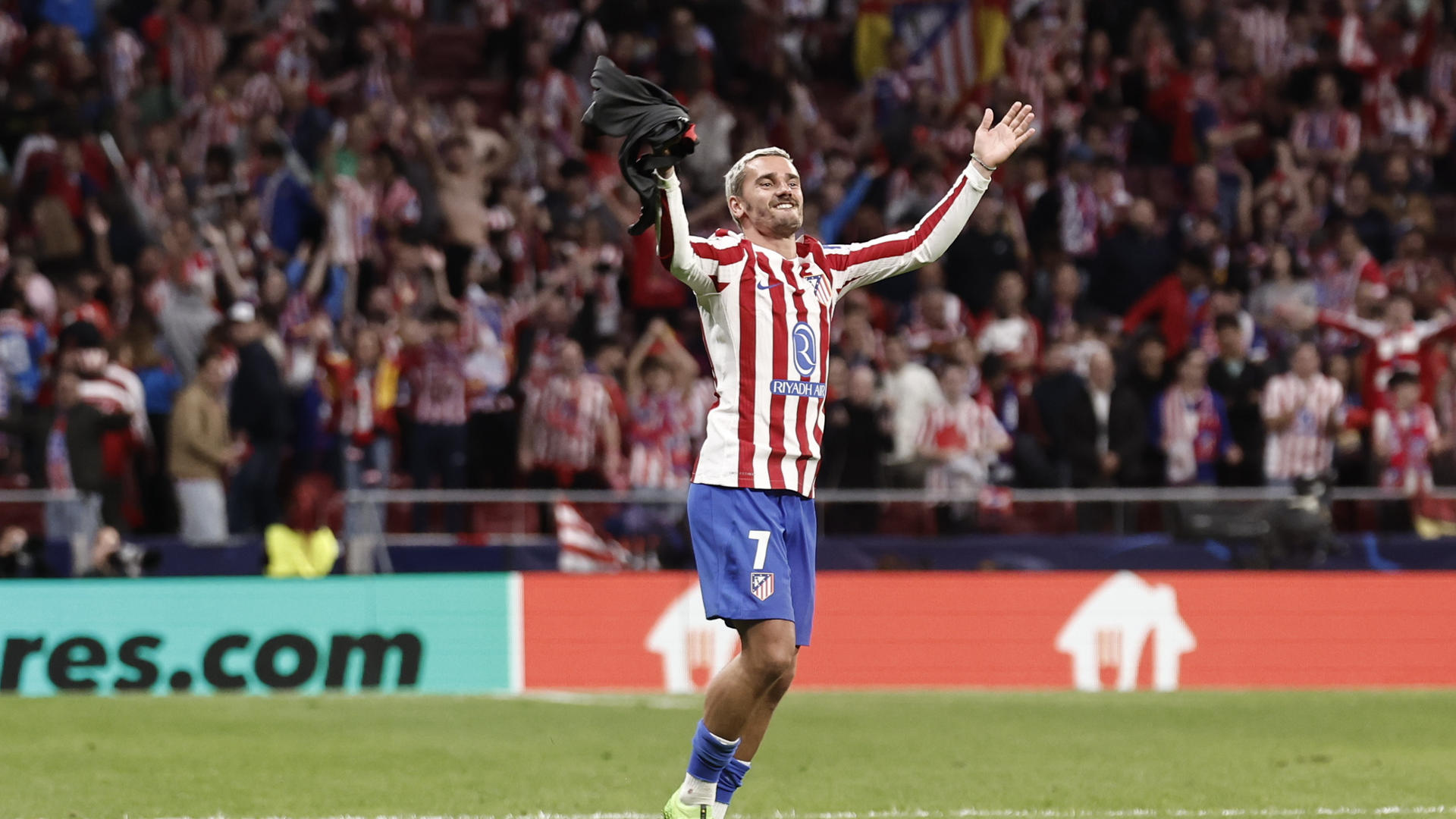 El mágico momento de Griezmann con la afición del Atlético y el cariñoso mensaje que le manda una leyenda: 