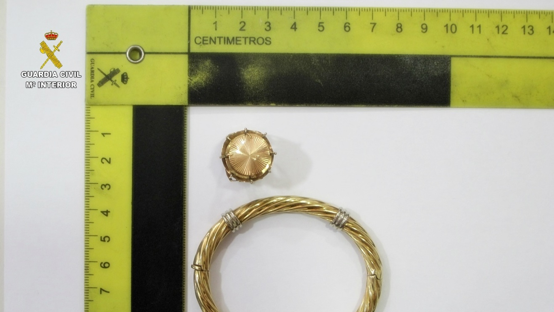 Investigan a un vecino de Burguillos del Cerro que robó las joyas a su novia y a su mejor amiga