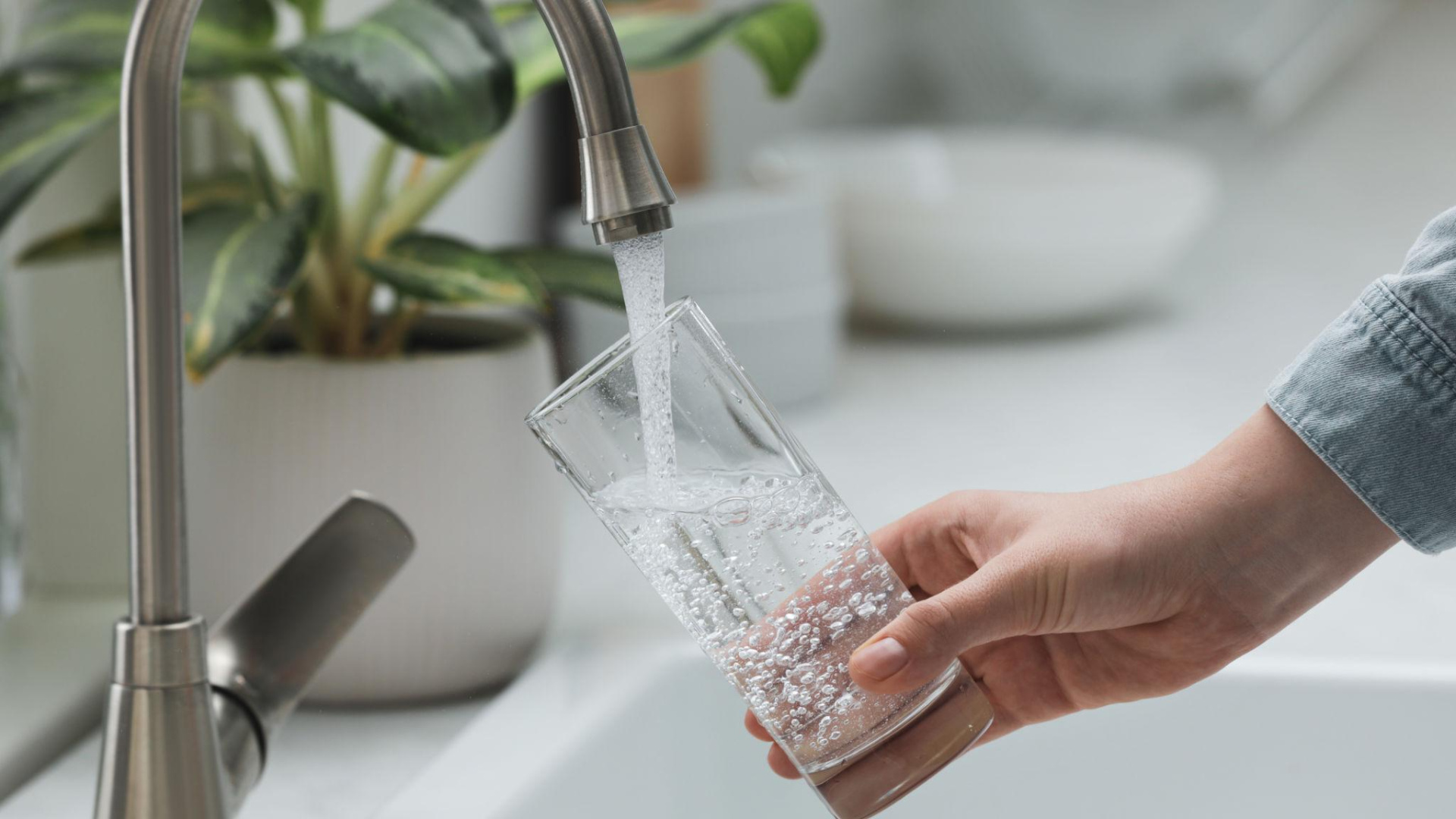 La Costa Tropical pide no bajar la guardia con el agua pese a la mejora por las lluvias