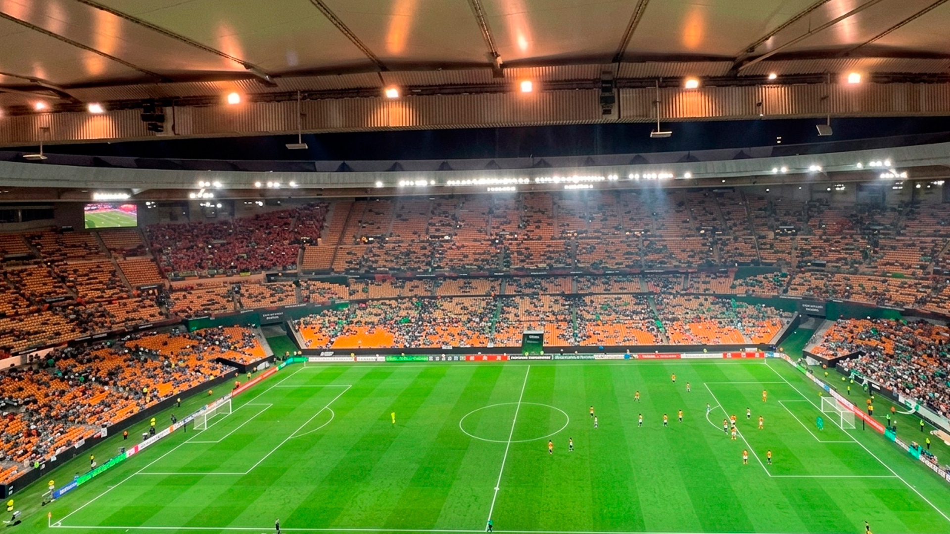 El caos se apoderó de La Cartuja: evacuaron parte del estadio por un error durante el partido frente al Sporting de Braga