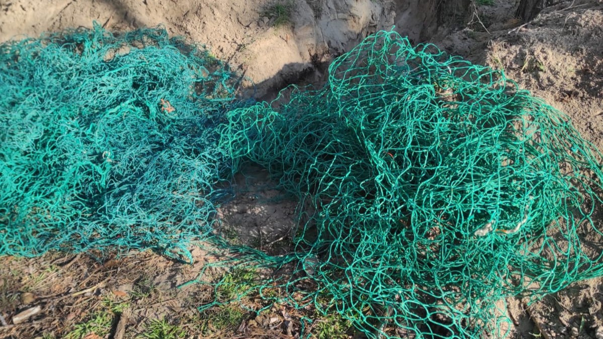 Las redes que ya no sirven para la pesca en Asturias se convierten en escudos antidrones para salvar vidas en Ucrania