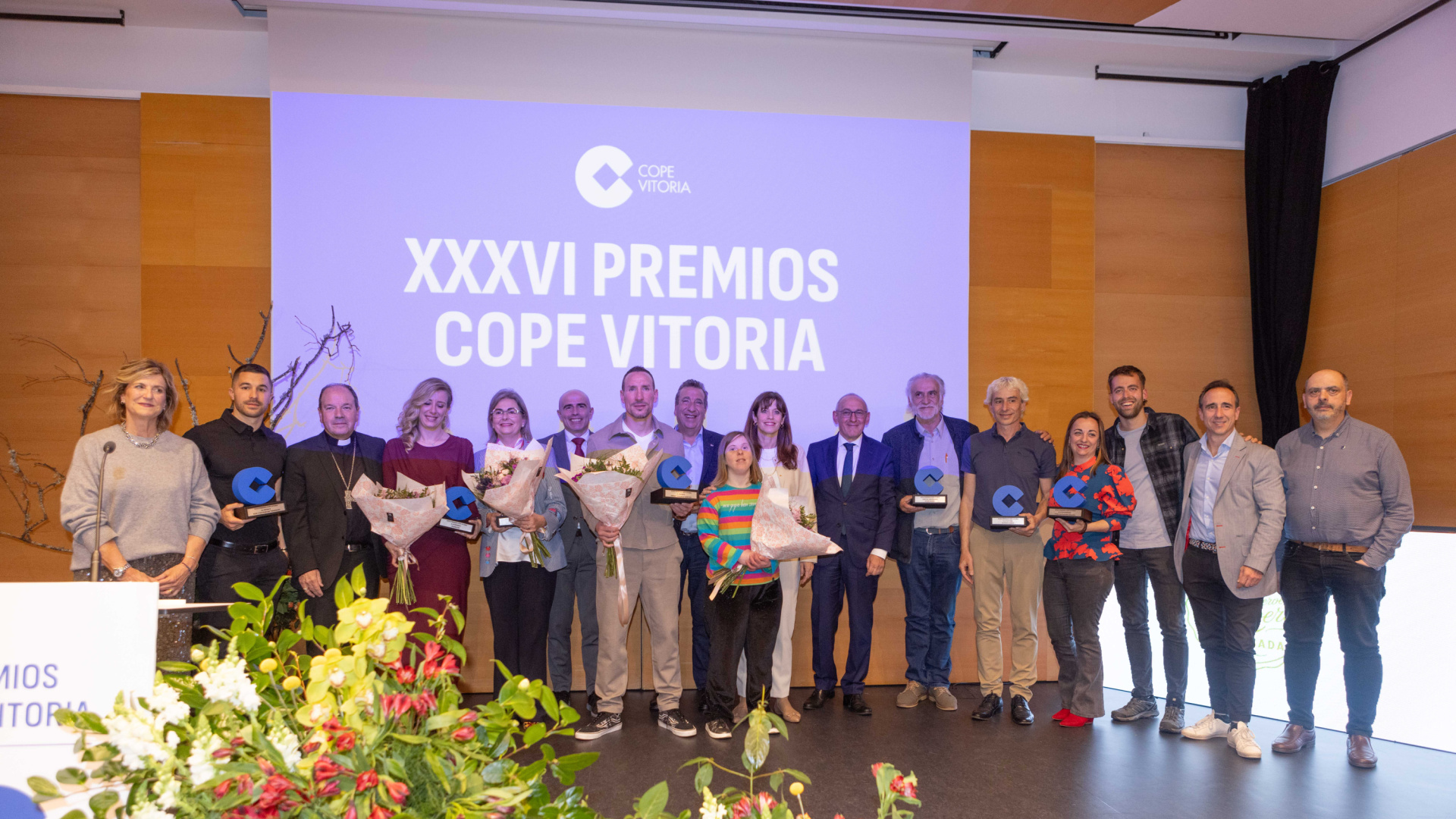 COPE Vitoria despliega su alfombra roja con los Premios Alavesas y Alaveses del Año