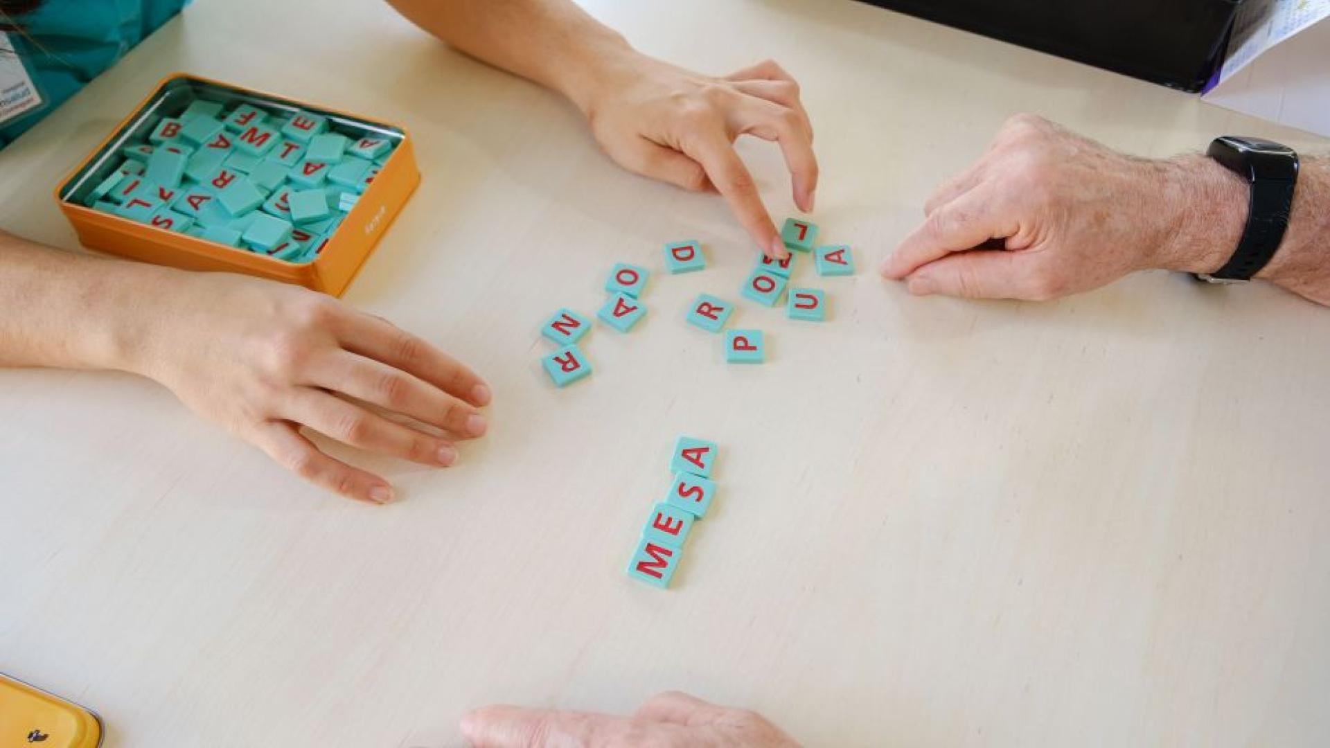 Cuando el lenguaje se rompe: la rehabilitación temprana como llave para superar la afasia