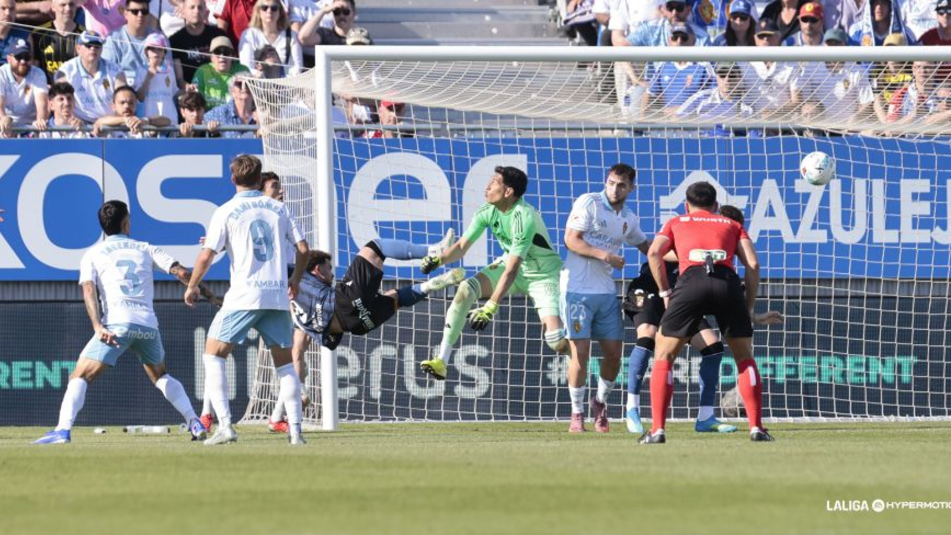 El Real Zaragoza sigue empeñado en no salvarse (2-2)