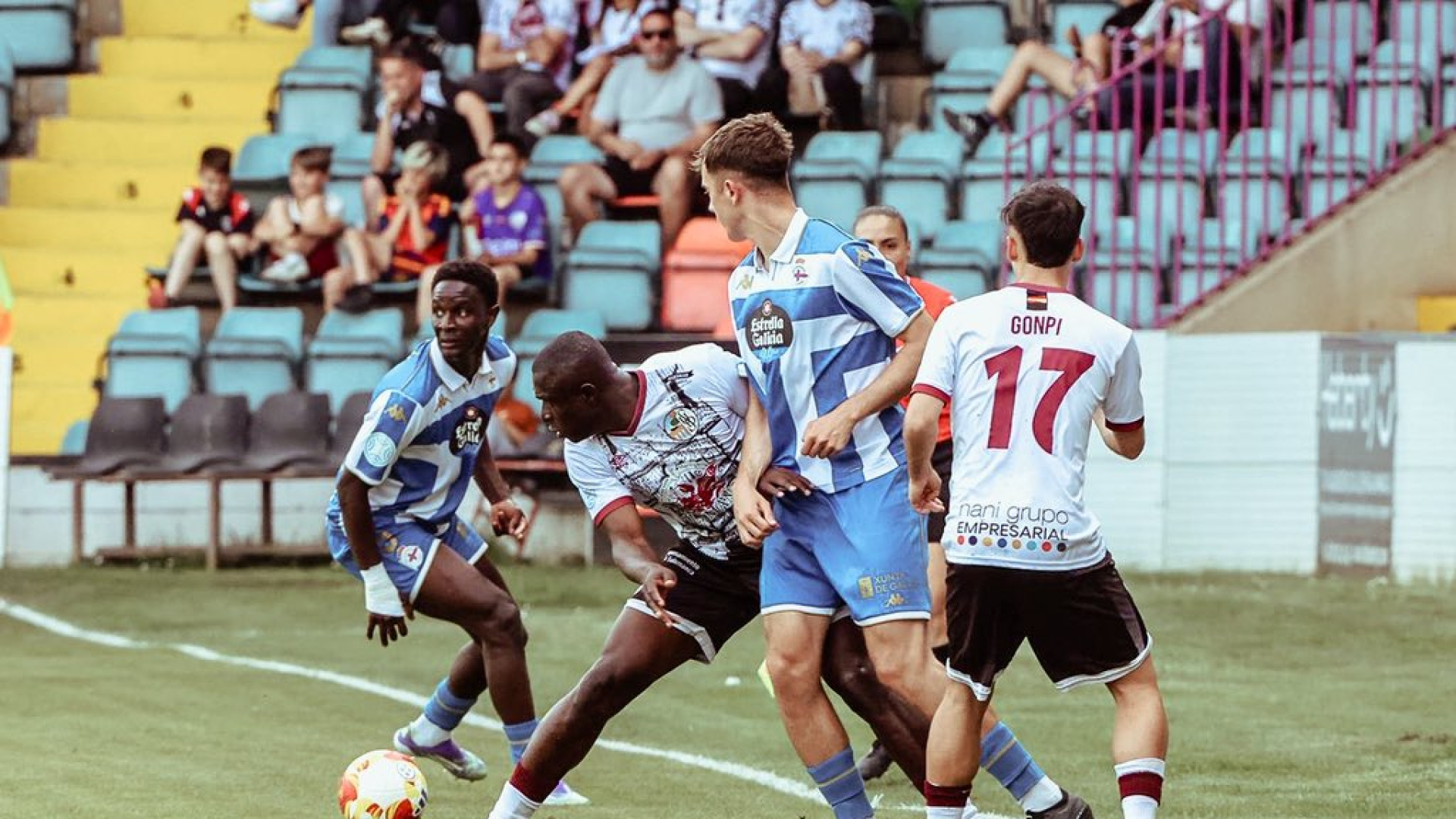 El encuentro Salamanca CF UDS-Fabril estuvo detenido por unos gritos de 