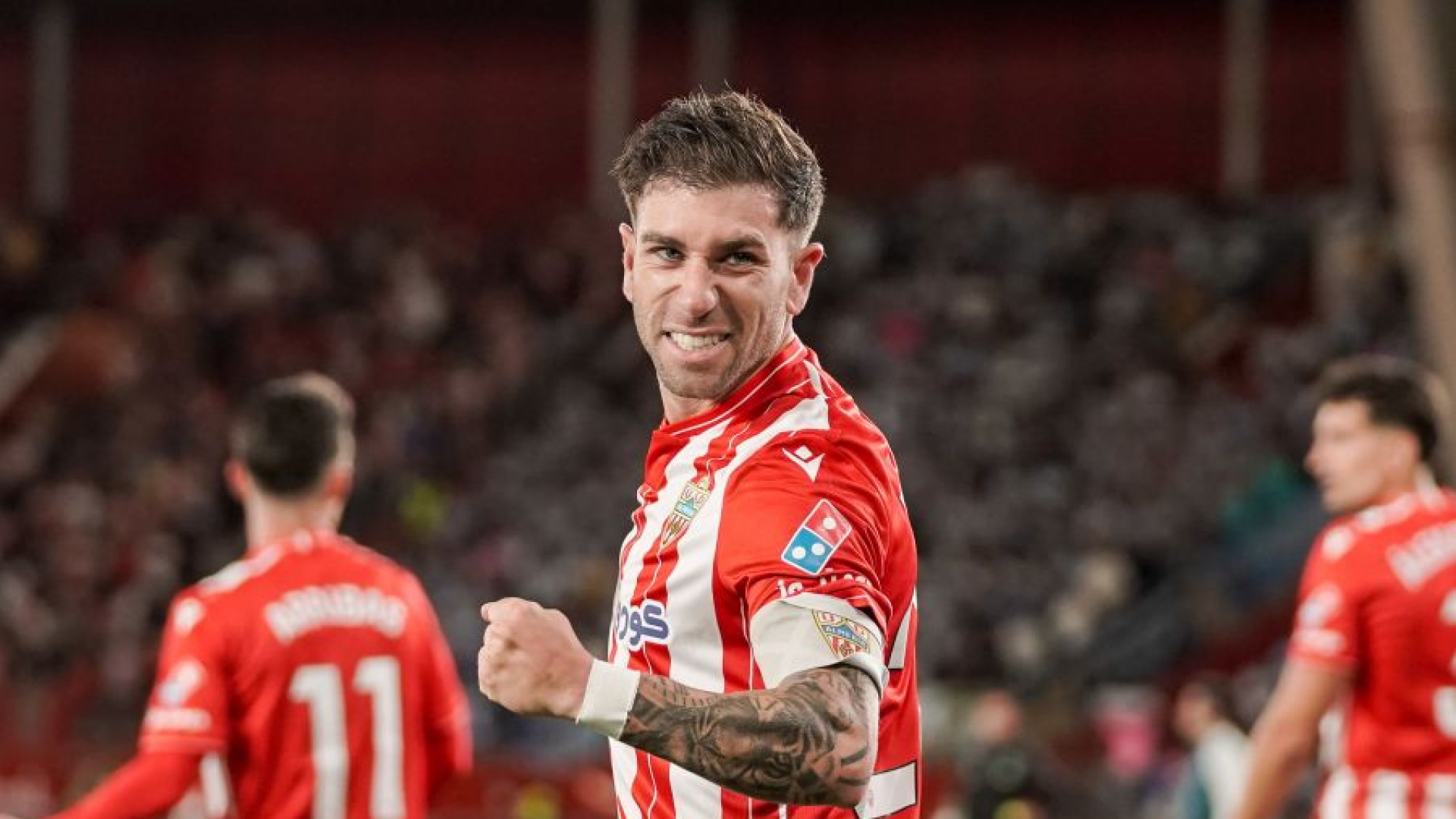 Embarba dispara al Almería al ascenso directo y sigue mejorando su récord personal