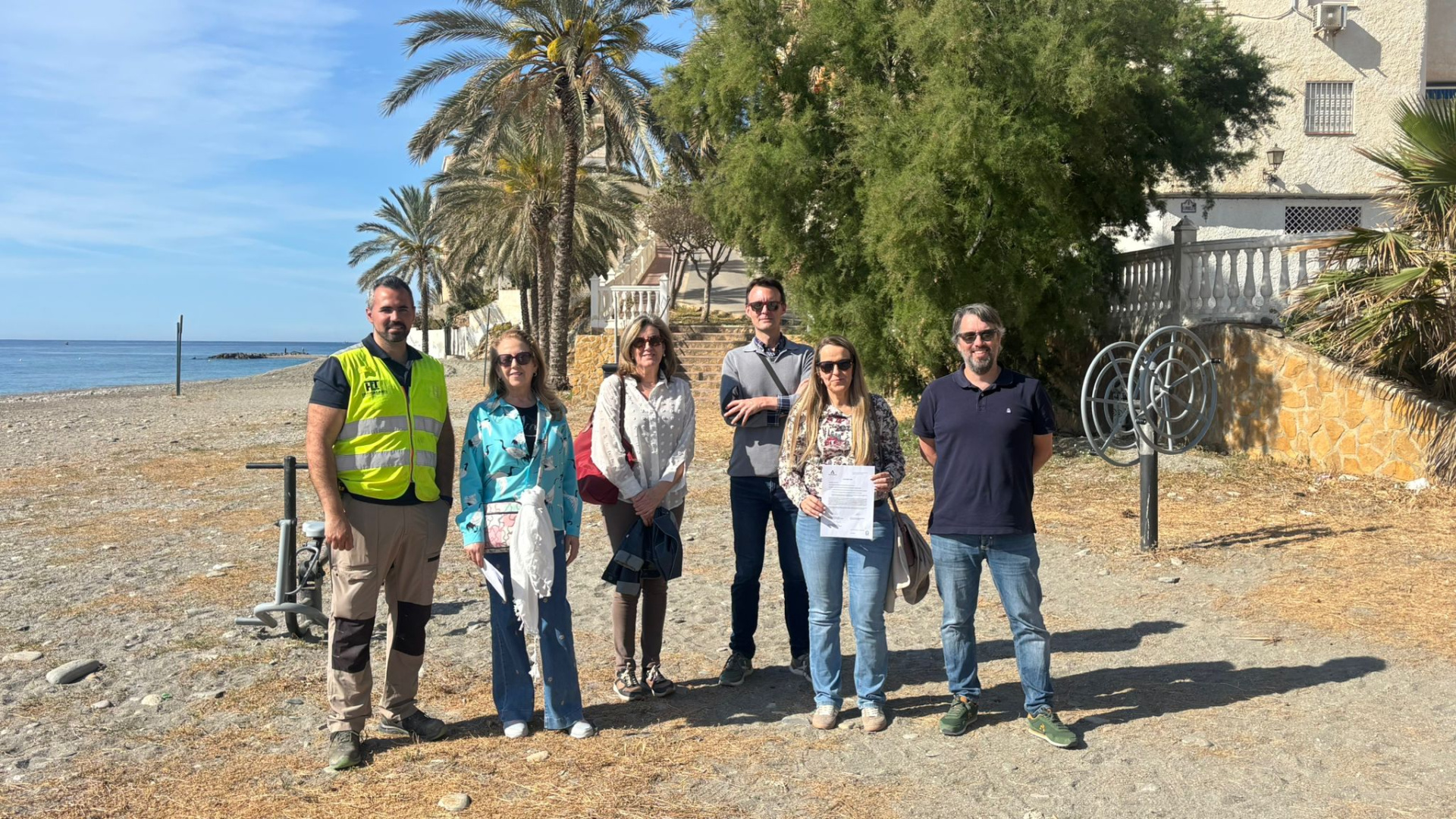 La pasarela que une las playas de Castell y Cambriles pone fin a una demanda histórica