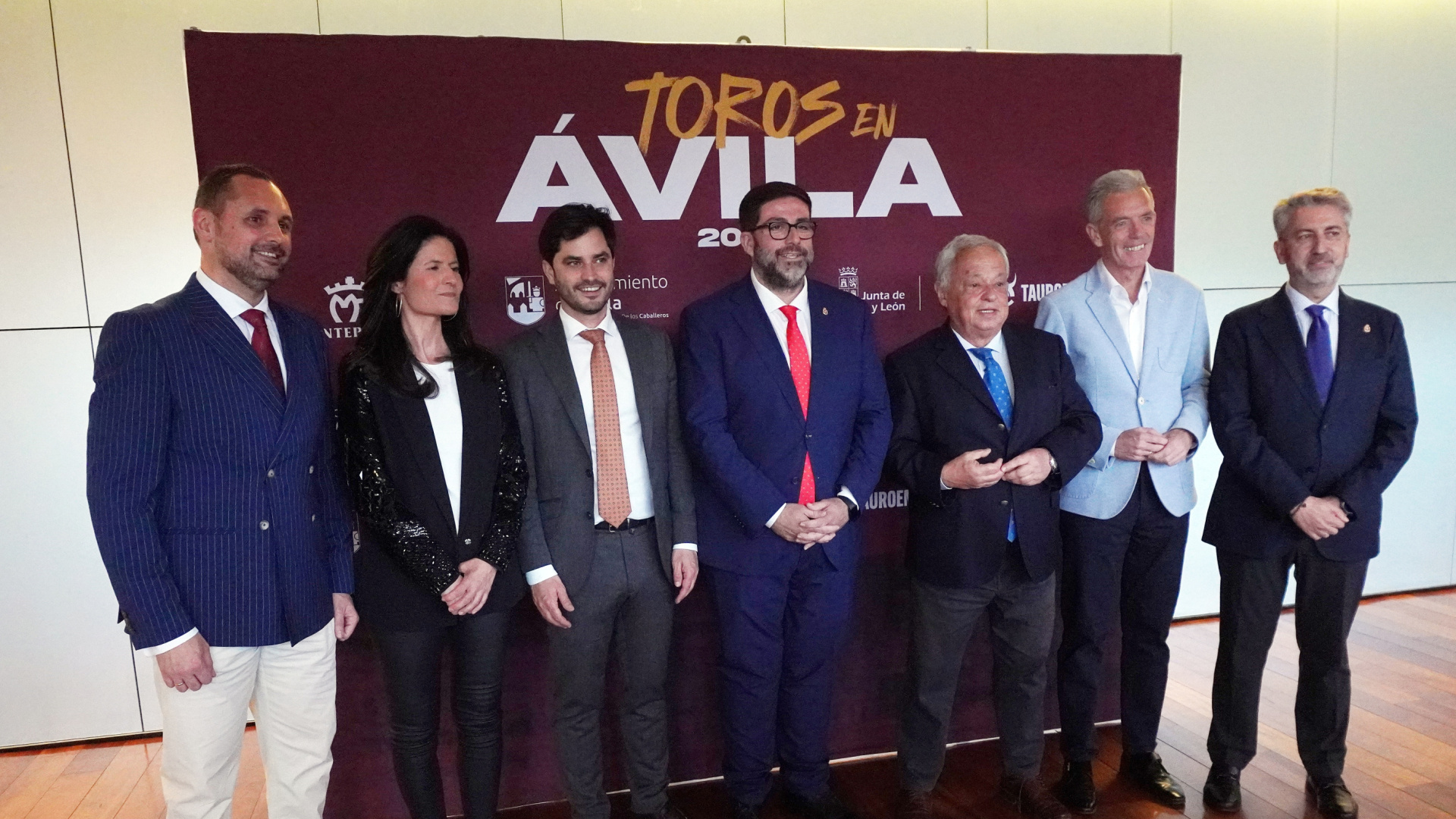 Ávila presenta un cartel de figuras ante los 'santacolomas' de Pallarés