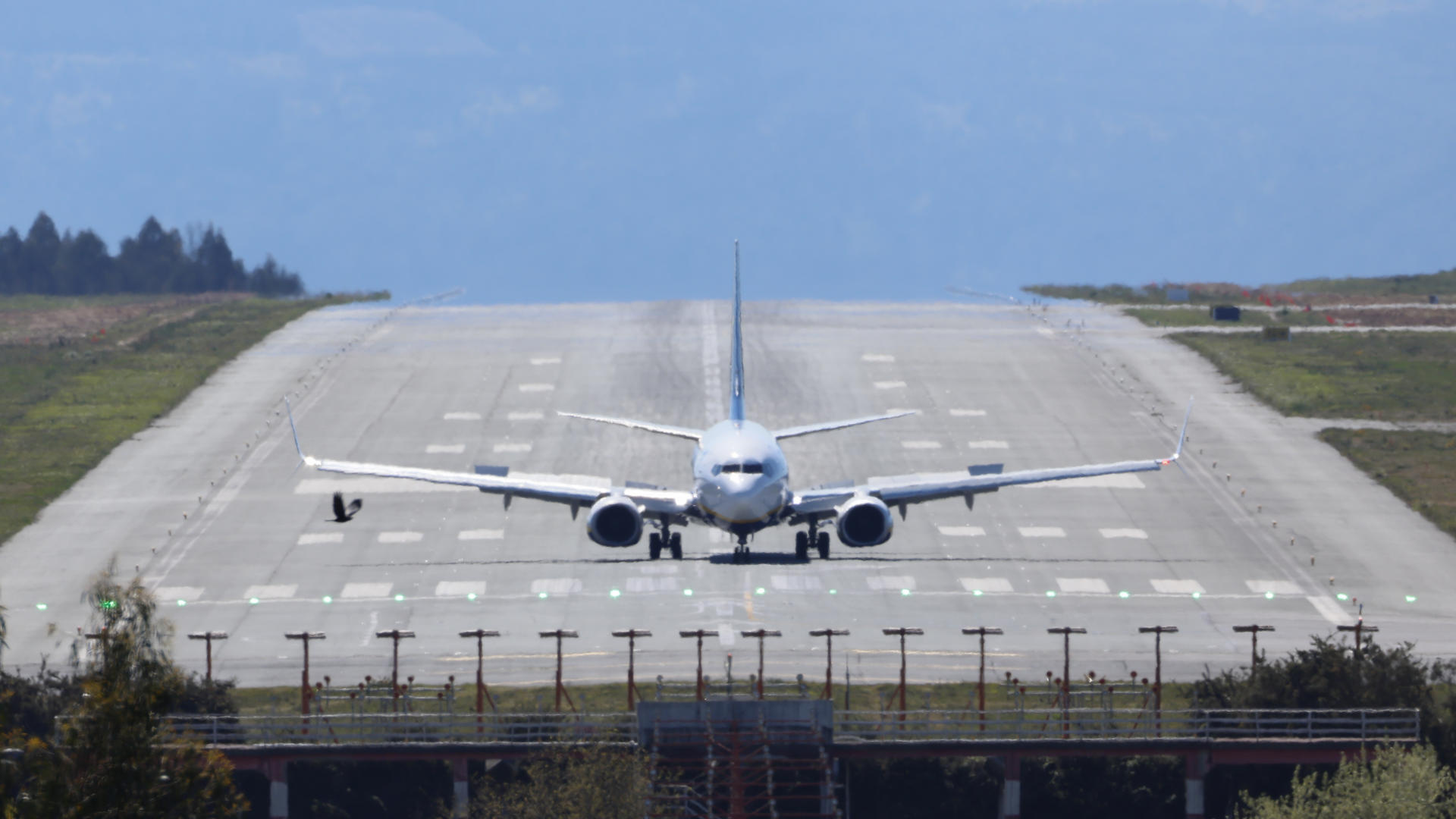 Spanish Flight Punctuality Plummets to 63.3% in 2026