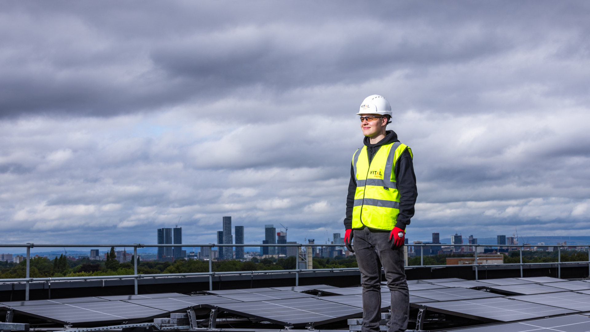 ¿Qué son las marquesinas fotovoltaicas? Así se testa en Zaragoza una nueva forma de generar energía barata en las ciudades