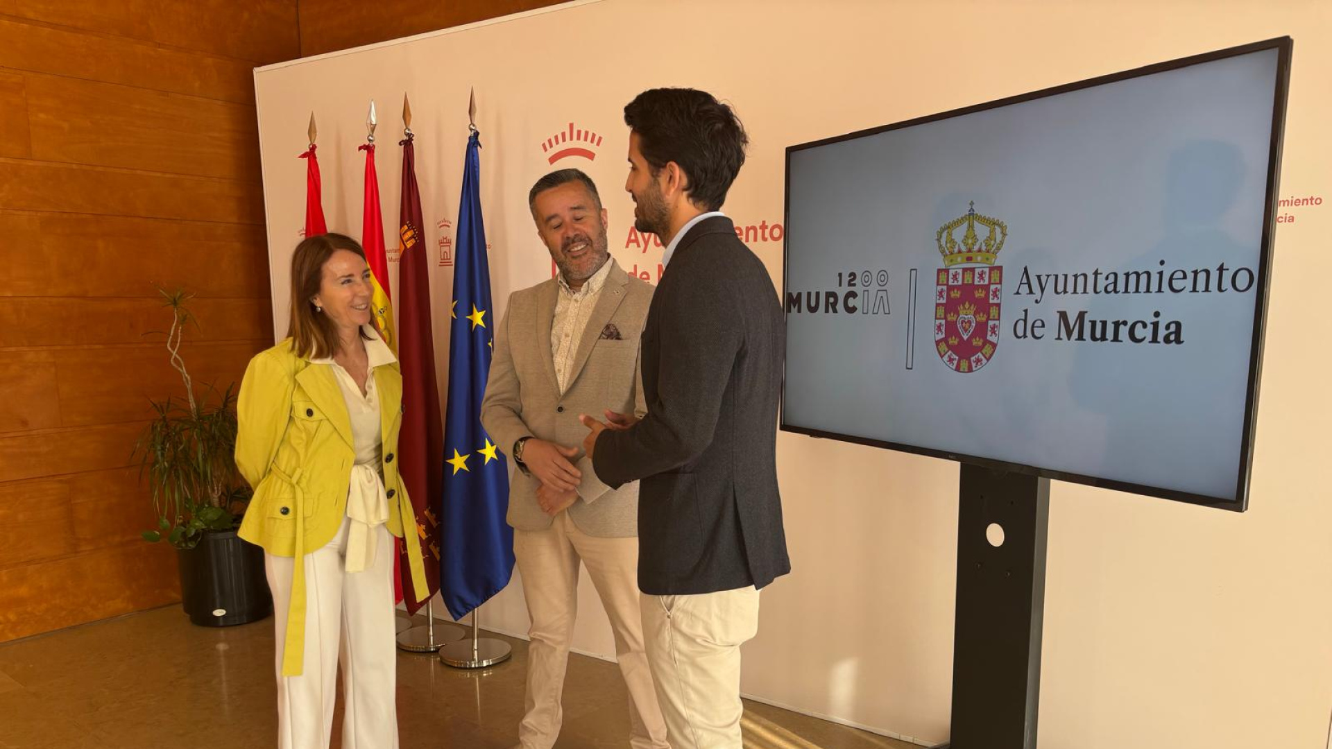 La Feria del Libro de Murcia calienta motores para su edición de 2026 con el objetivo de ampliar su alcance