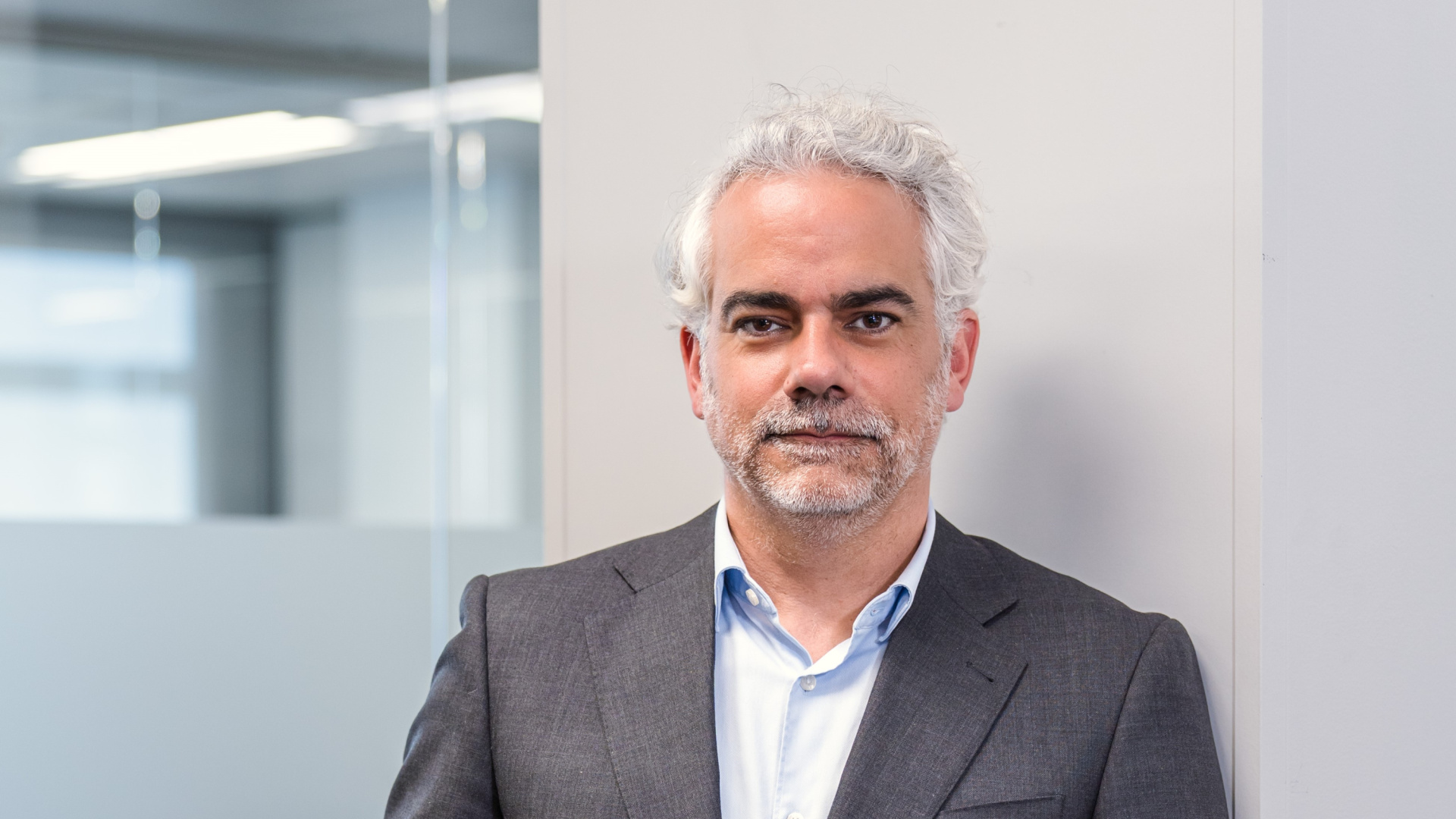 Malditos', el adictivo 'thriller' con el que Arturo del Burgo quiere atrapar a los jóvenes