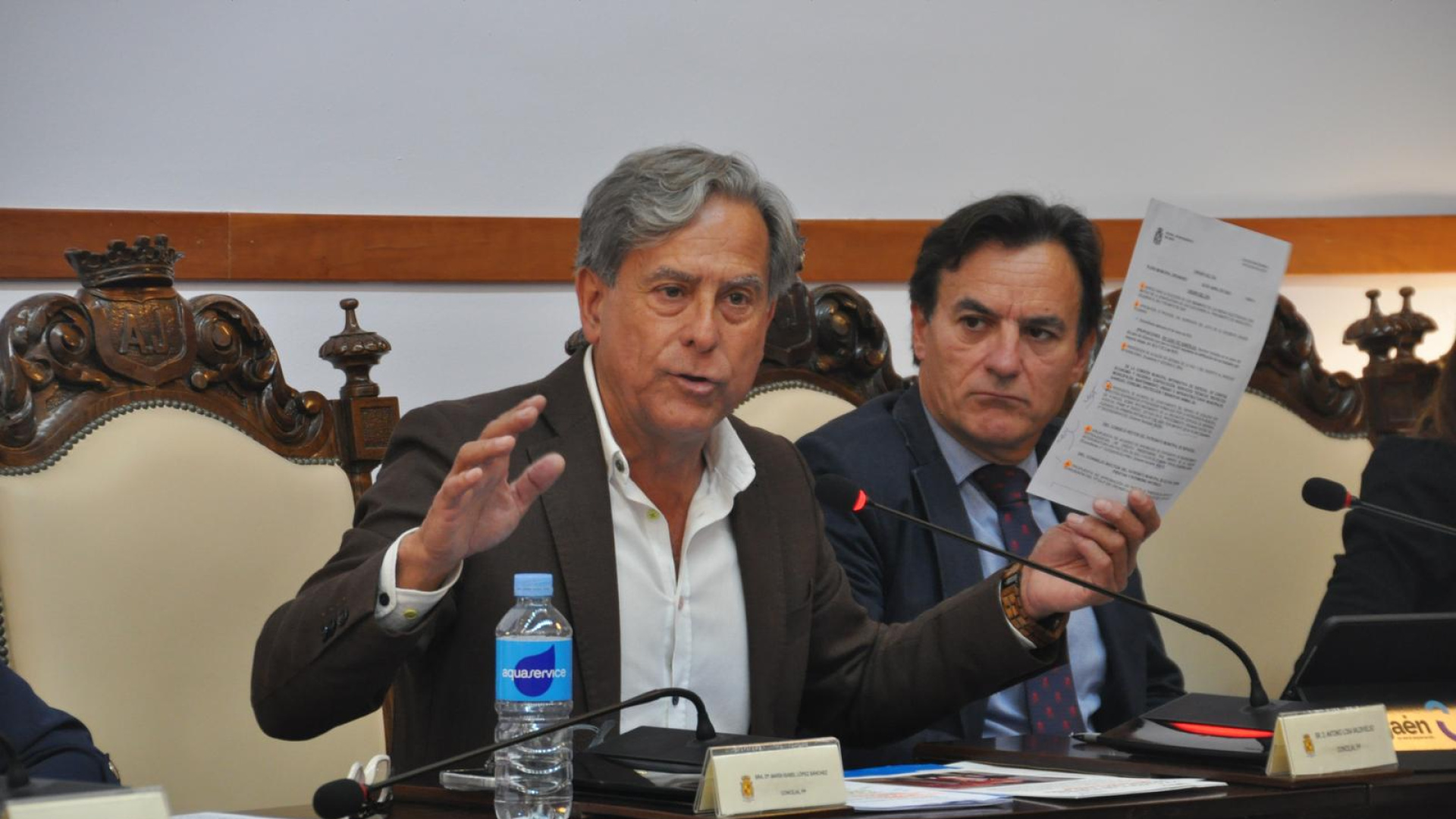 El PP denuncia que el alcalde de Jaén despacha la gestión municipal en apenas tres minutos