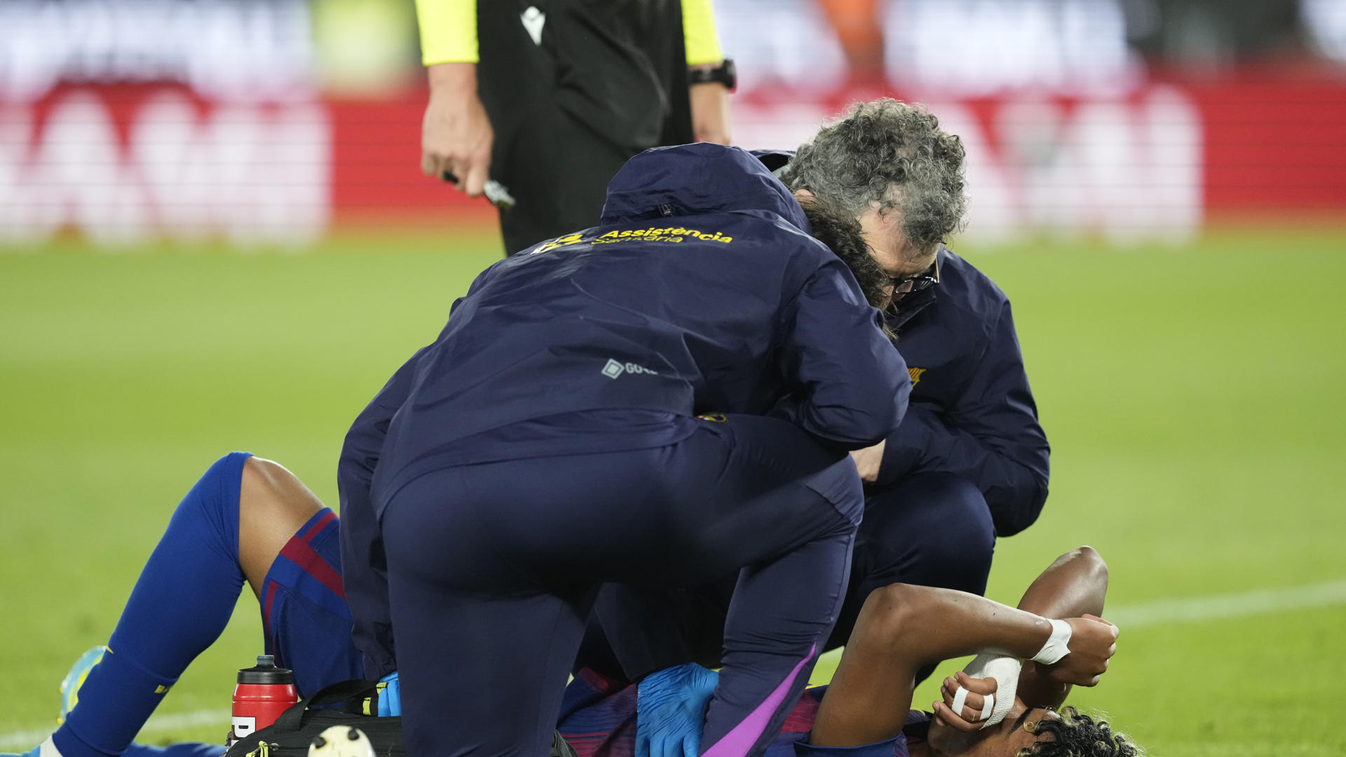 Lamine Yamal marca el 1-0 contra el Celta y se marcha lesionado