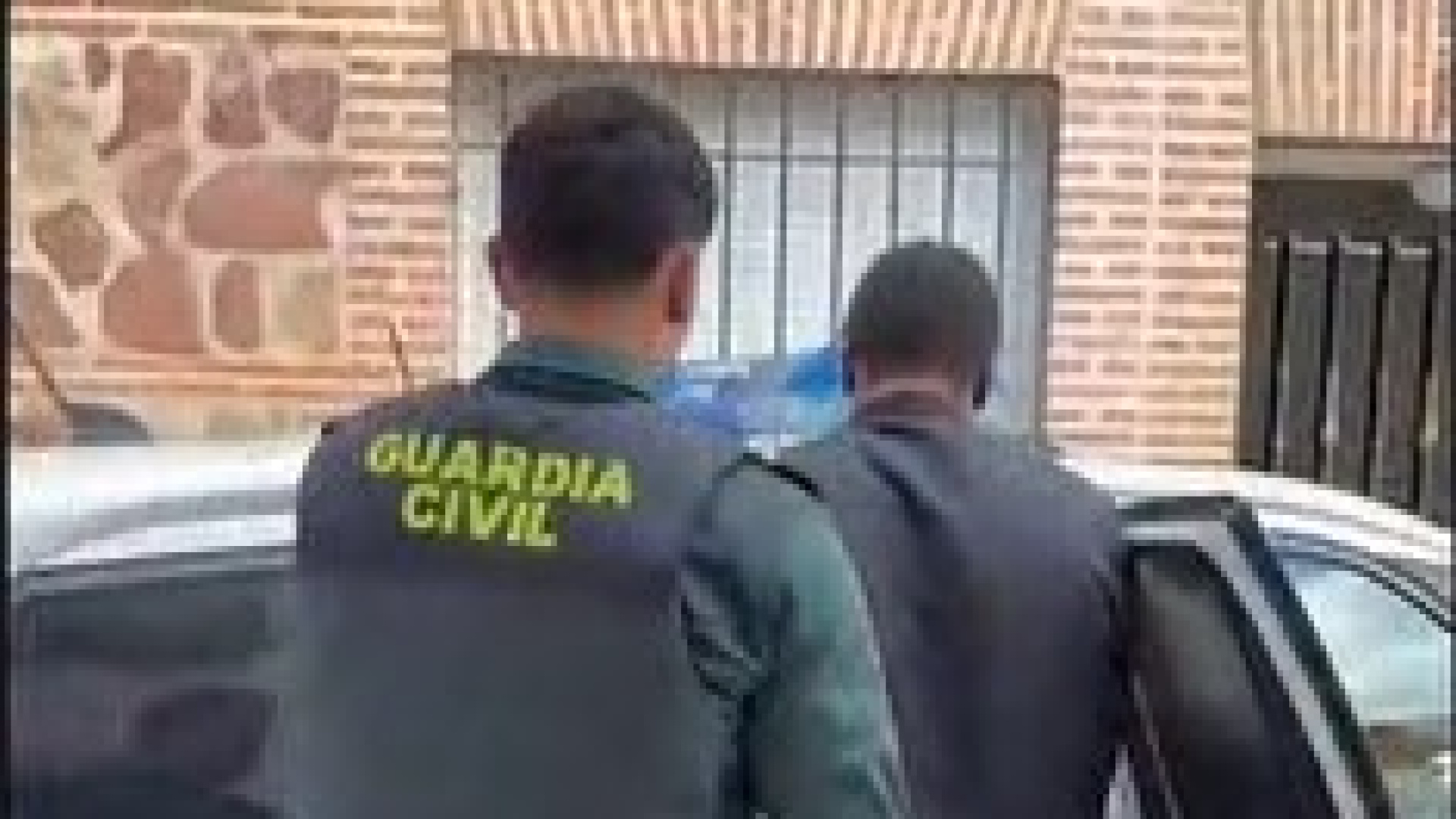 Detenidos dos jóvenes en Toledo por robos violentos con un táser y un bastón metálico