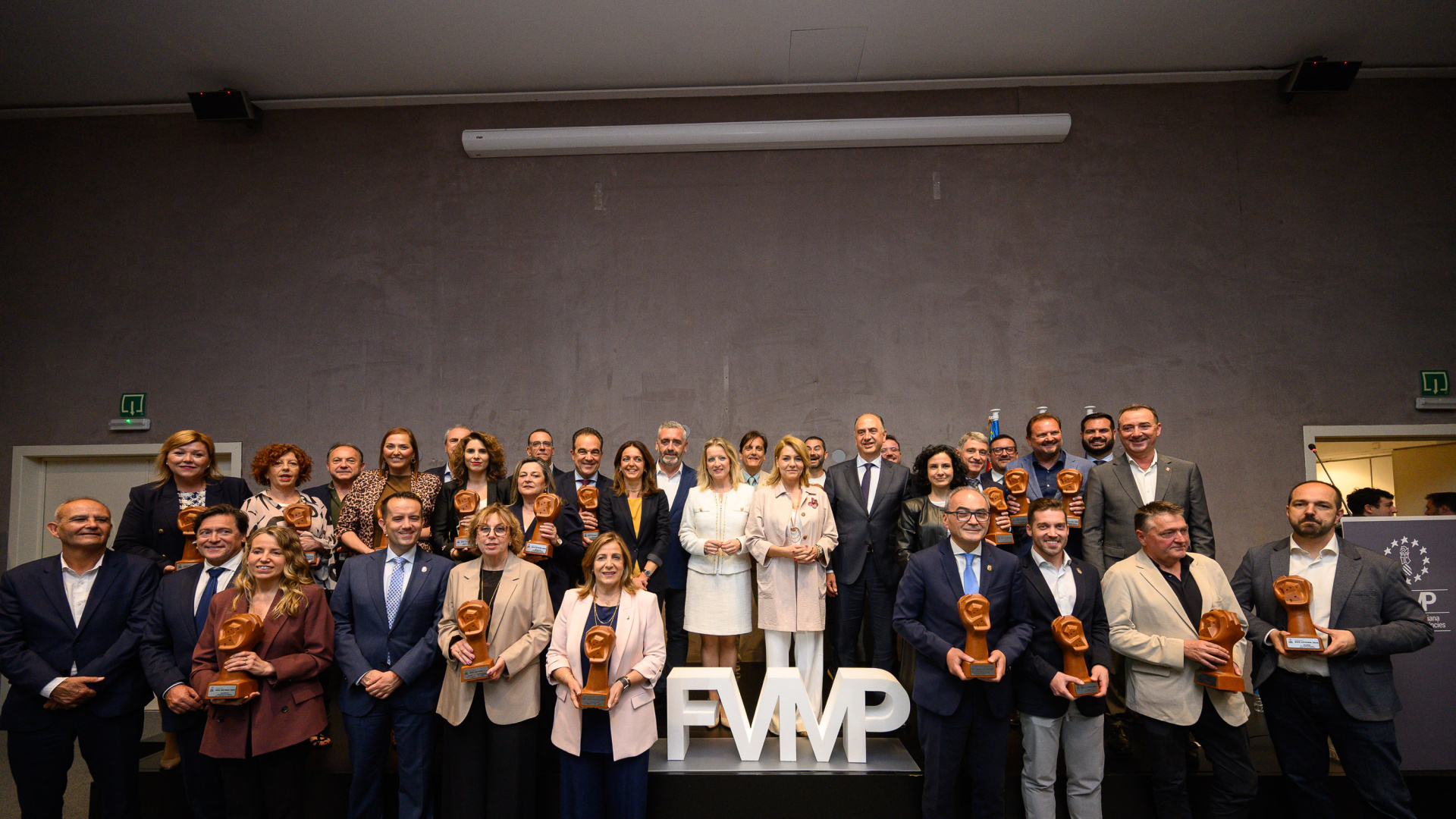 La gestión municipal se reivindica como la base de la 'gran política' en la gala de la FVMP: 20 proyectos premiados en la Comunidad Valenciana