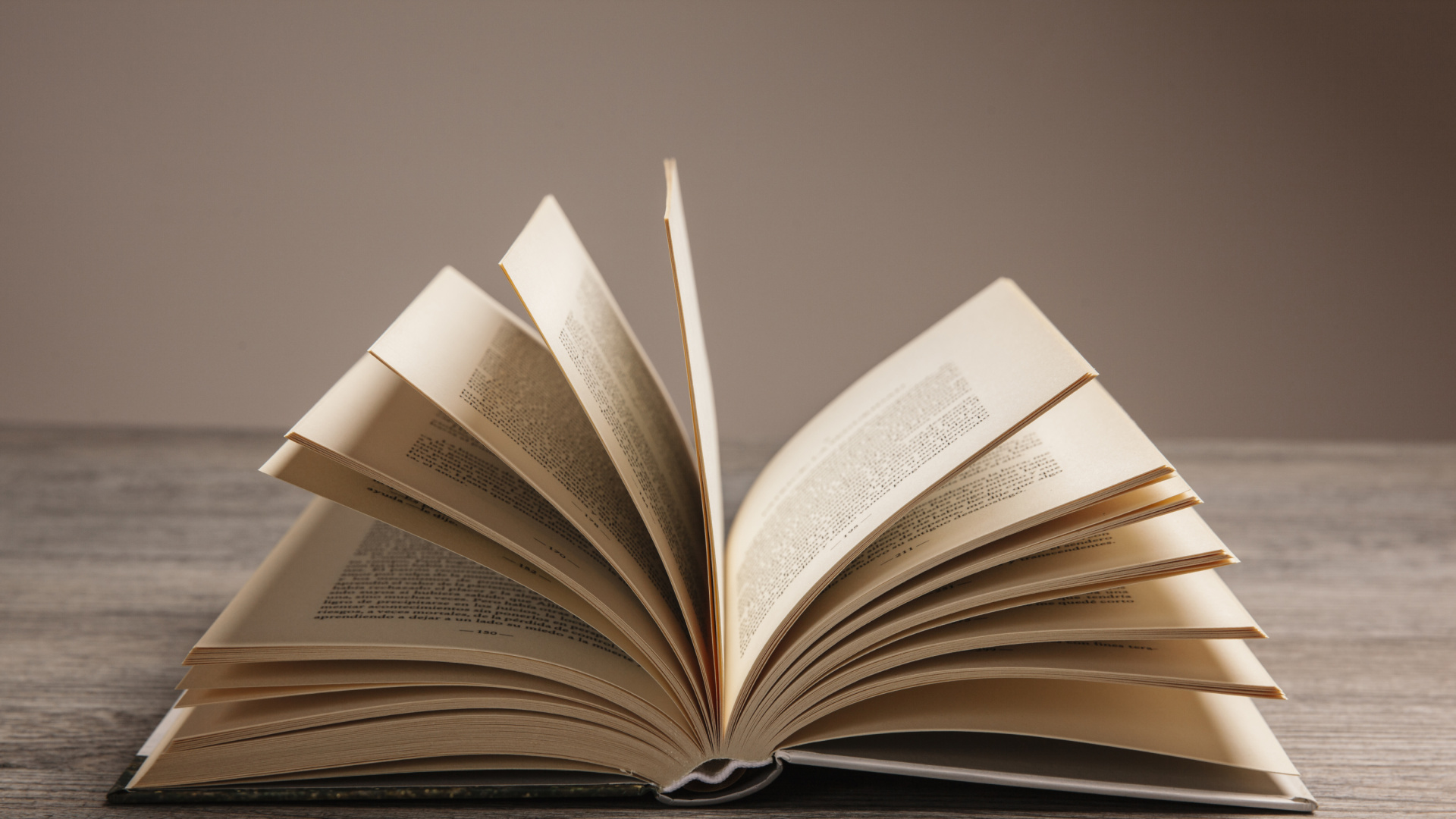 Lorca celebra el Día del Libro con una veintena de actividades por todo el municipio