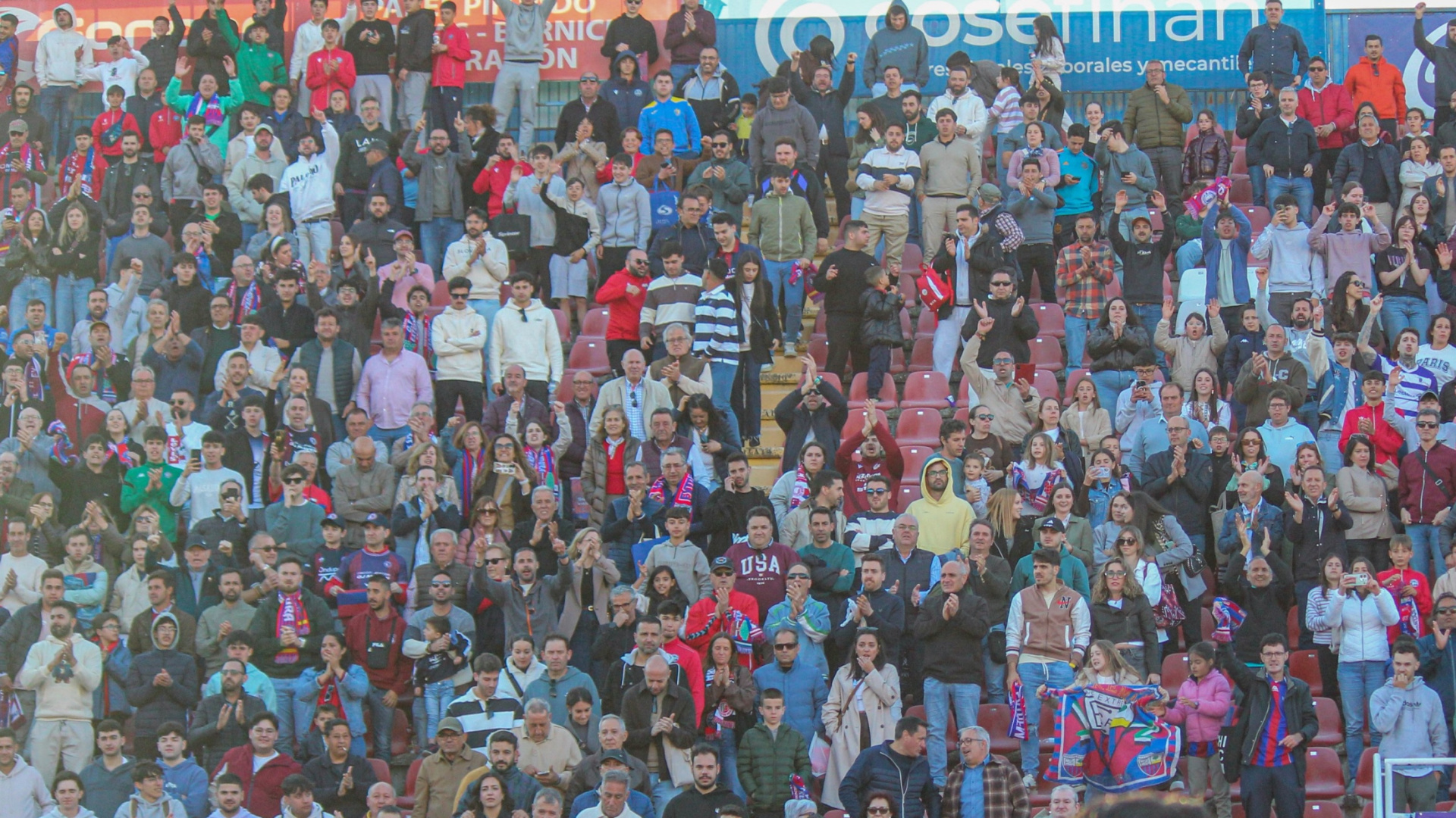 El Estepona se erige en juez del ascenso directo del Extremadura