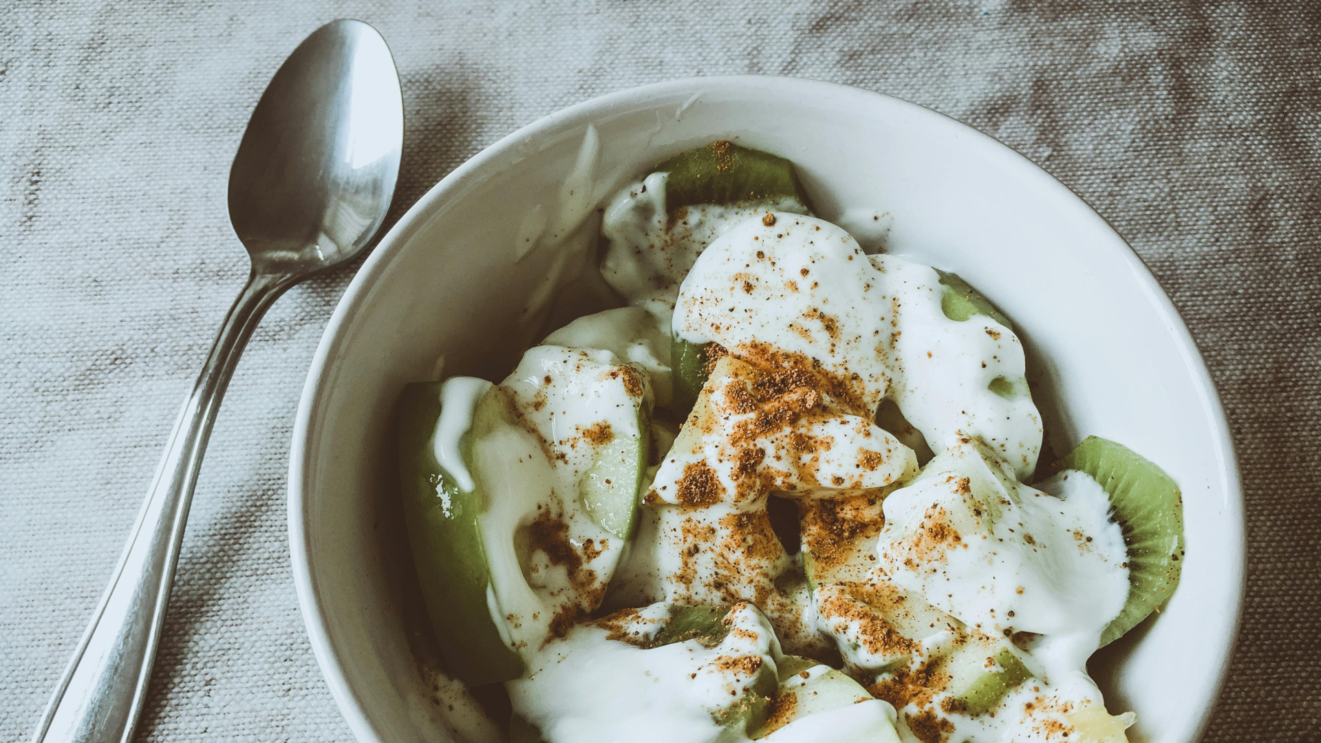 Cómo activarse a media tarde sin recurrir a la cafeína: claves para recuperar la energía de forma natural