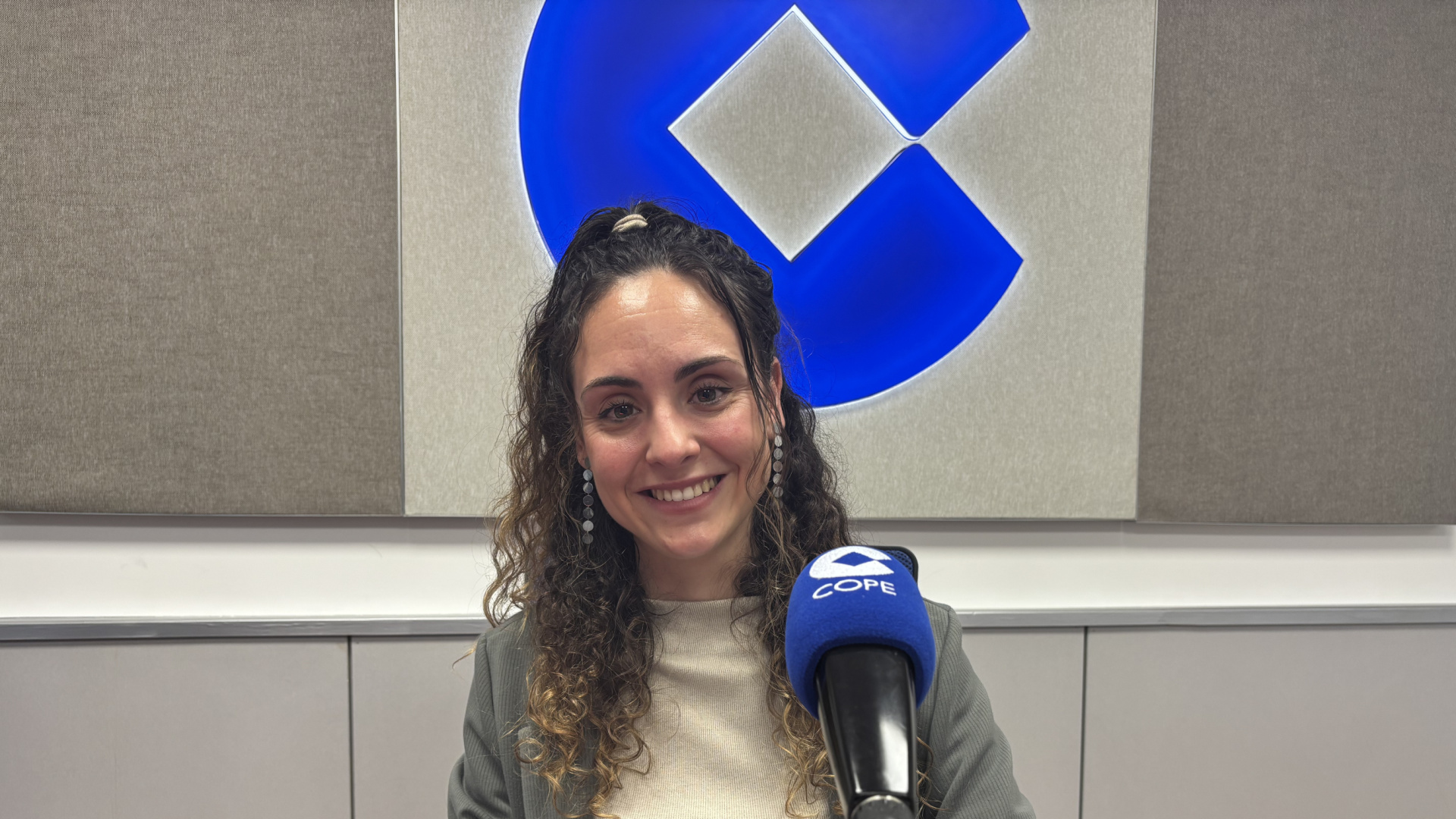 La joven valenciana que se estrena con un 'single' inspirando en la dana: 