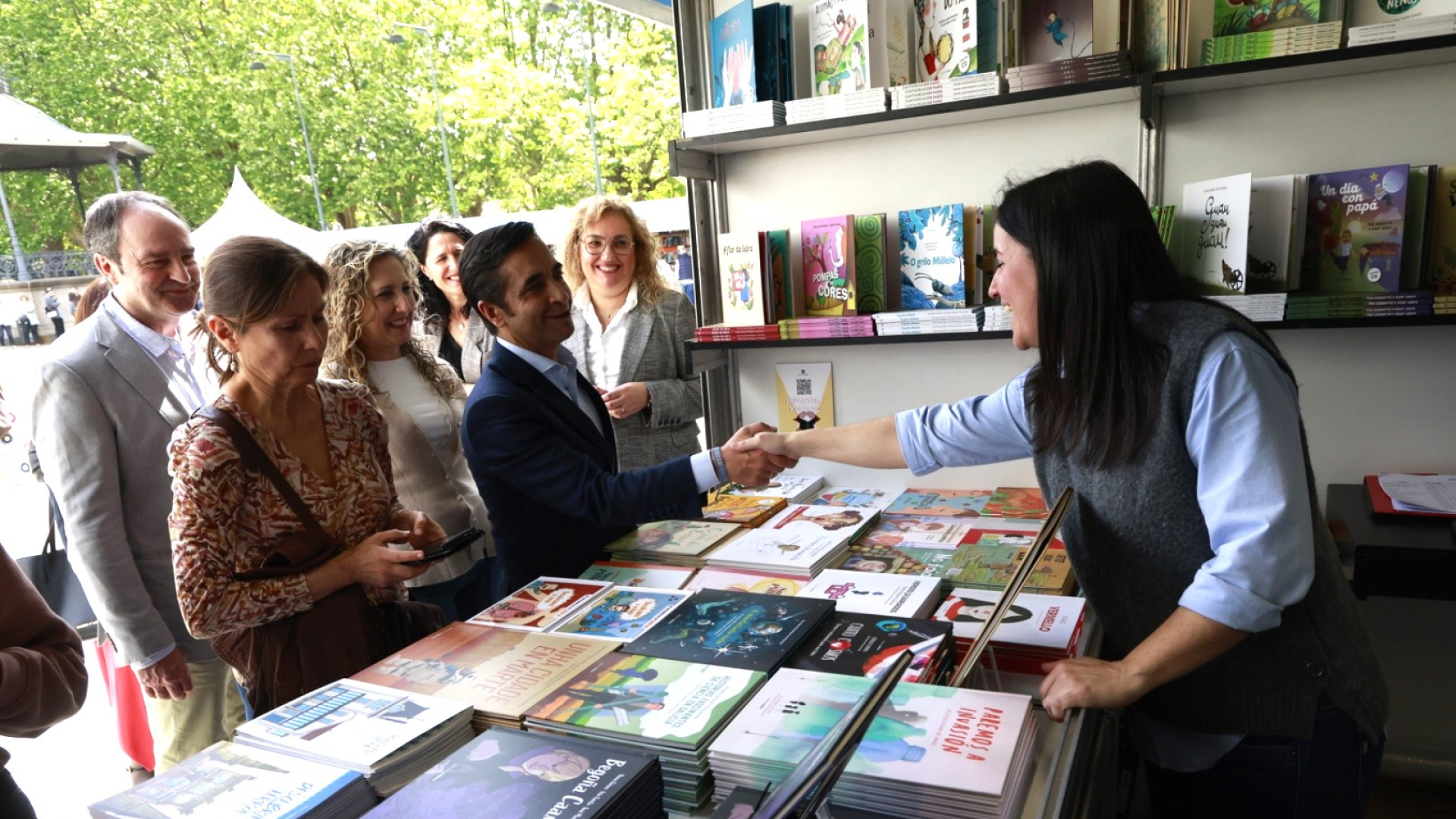 Inaugurada en Ferrol la primera Feria del Libro de Galicia de 2026 reivindicando la lectura para ser “más eficaces y libres”
