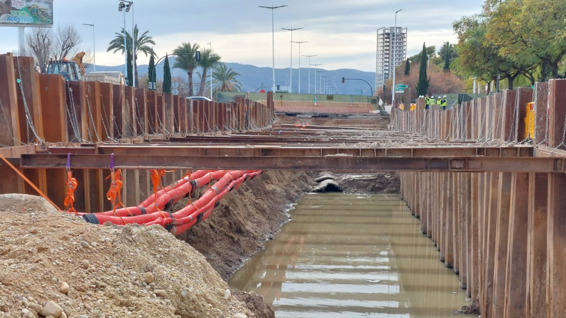 La lluvia pone en jaque las obras del colector de Miguel Induráin en Murcia