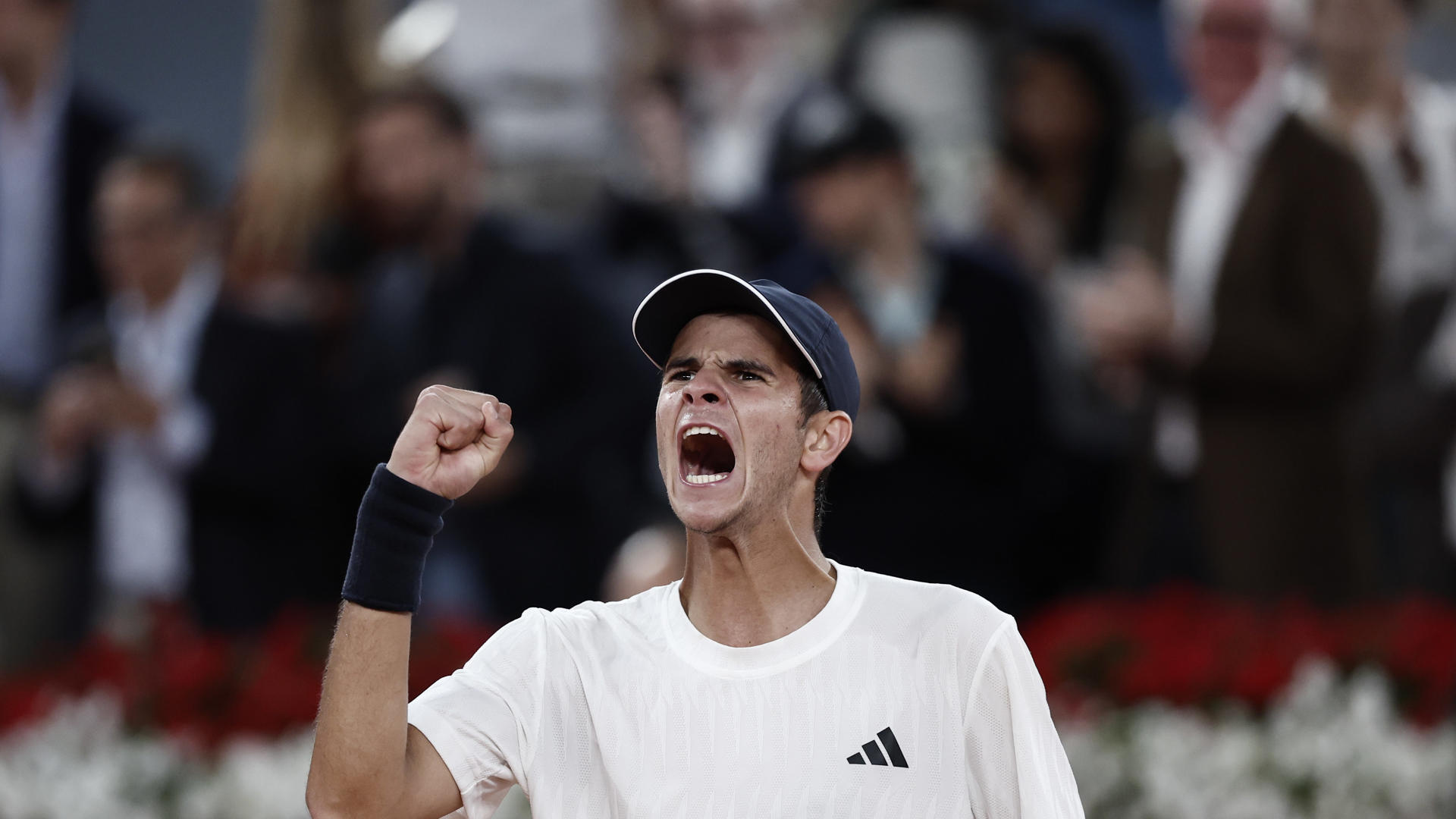 Rafa Jódar avanza a tercera ronda con un contundente triunfo sobre Álex de Miñaur