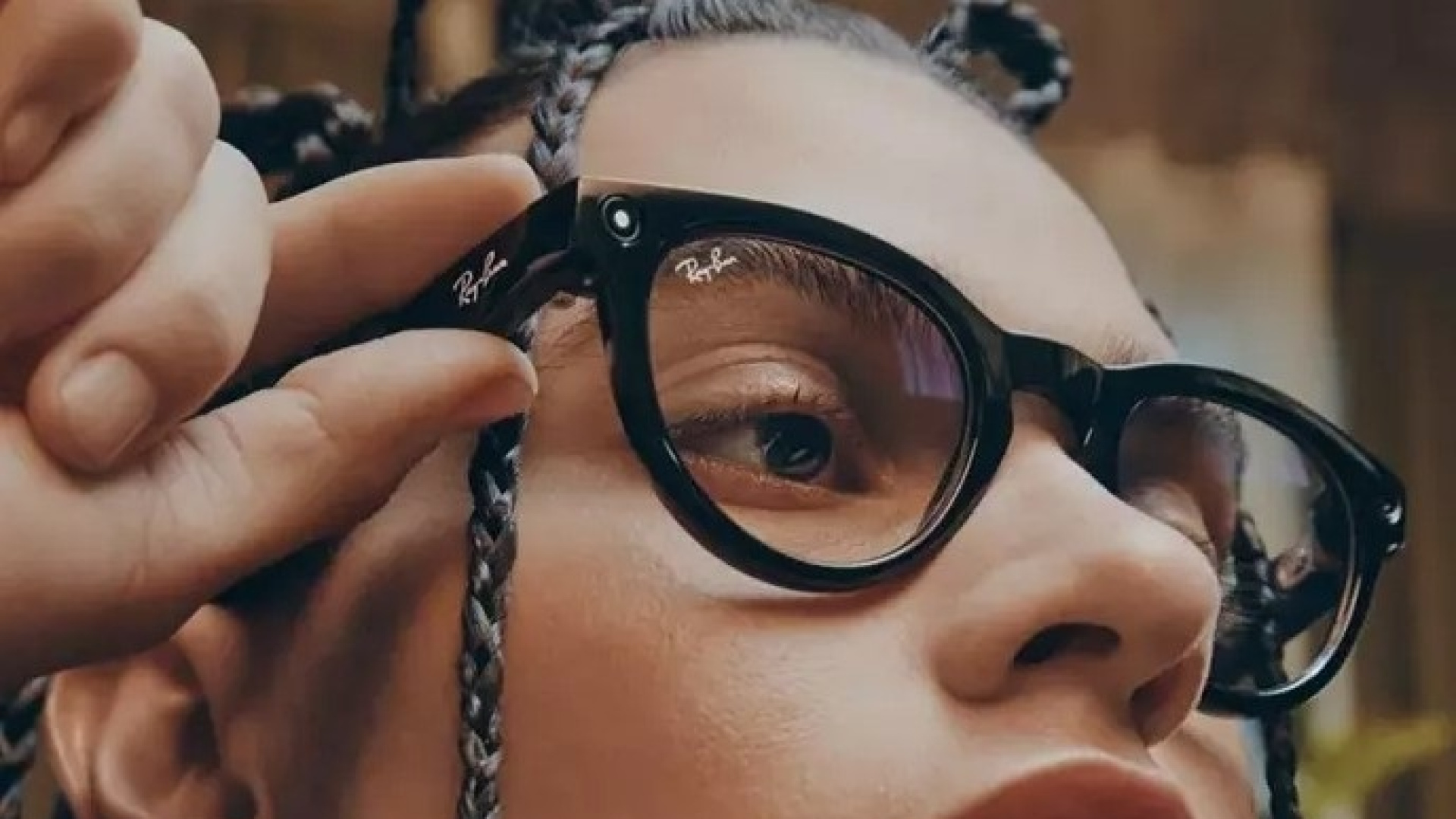 Gafas inteligentes: de la nueva trampa en los exámenes de la DGT a servir de guía a los ciegos para completar la media maratón de Nueva York