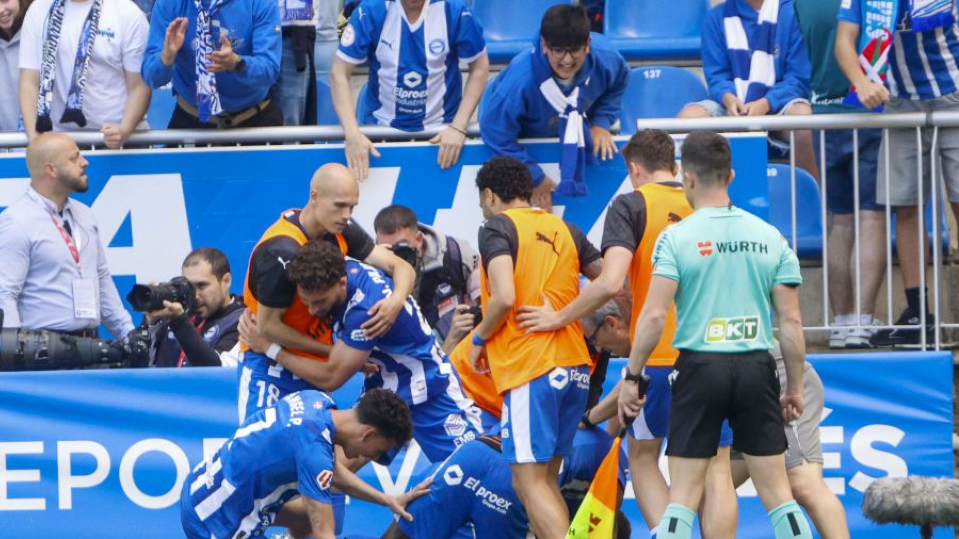 El Alavés remonta para soñar con la salvación en una jornada de contrastes