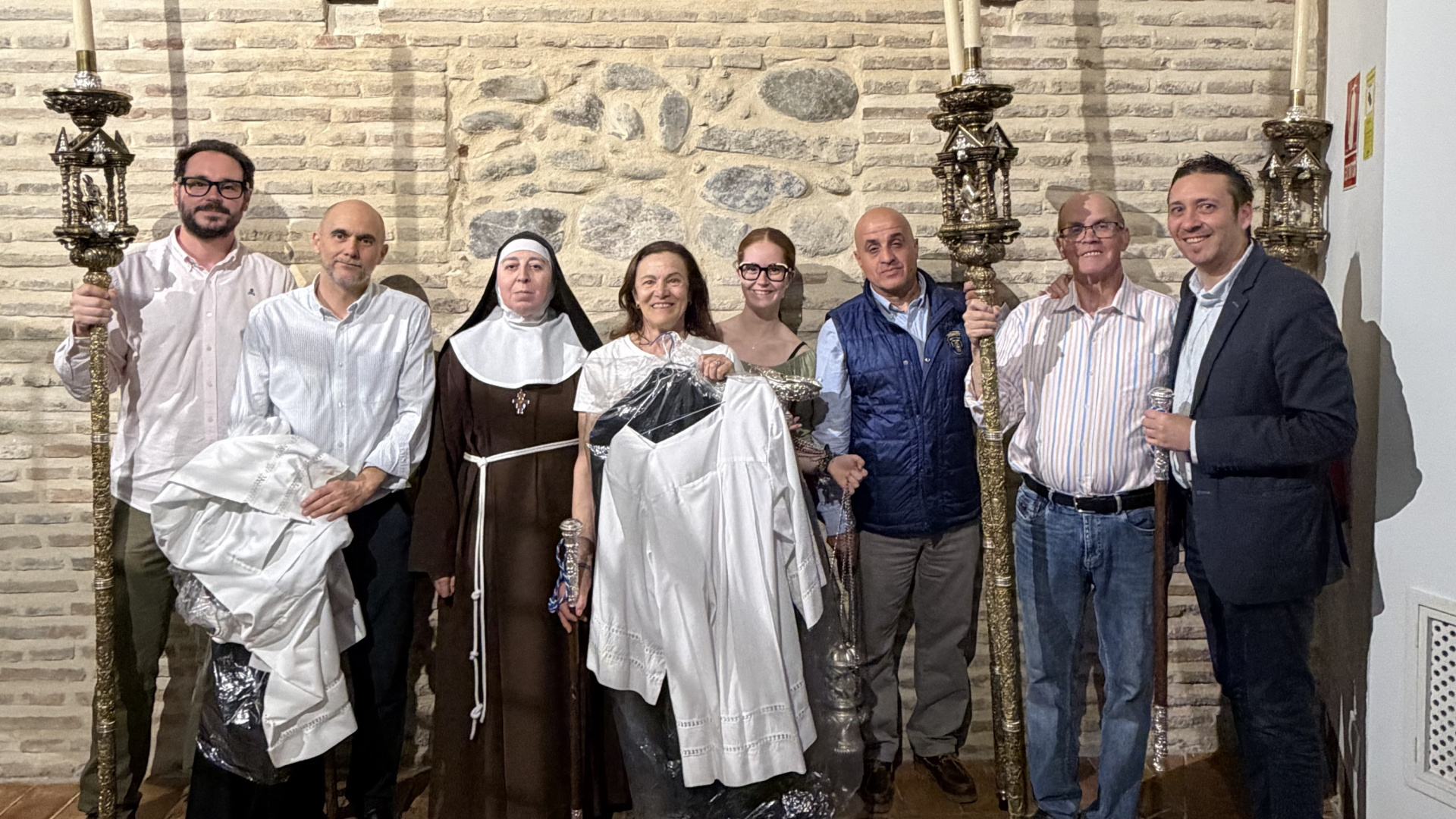 La Cofradía de la Oración en el Huerto colabora con la Clarisas Capuchinas con motivo del traslado de Kerygma