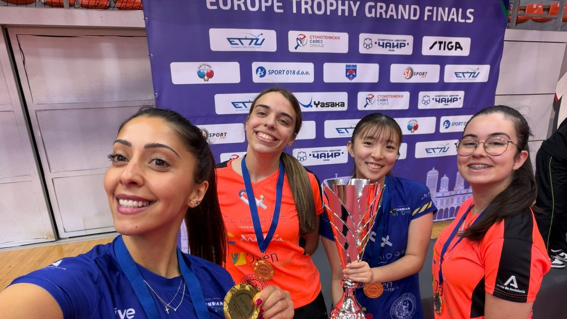 El Cliniqas.com de Linares hace historia y se corona campeón de Europa