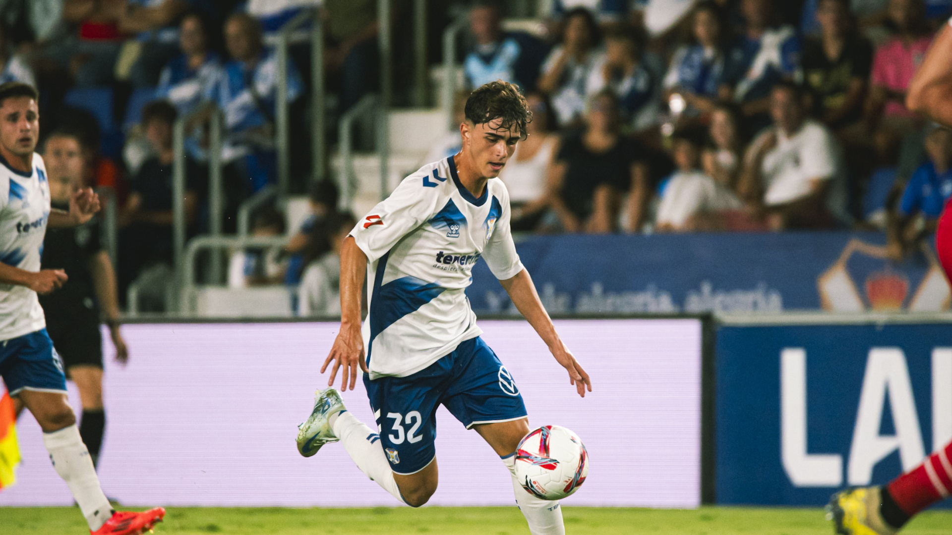 El CD Tenerife blinda a Dani Fernández: 